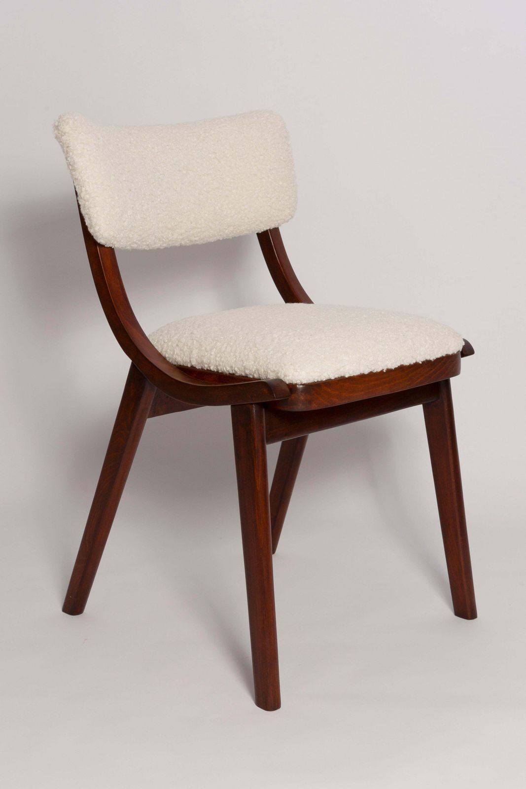 Mid Century Modern Bumerang Chair, Lichtcrème Witte Bouclé, Polen, Jaren 1960 photo furniture
