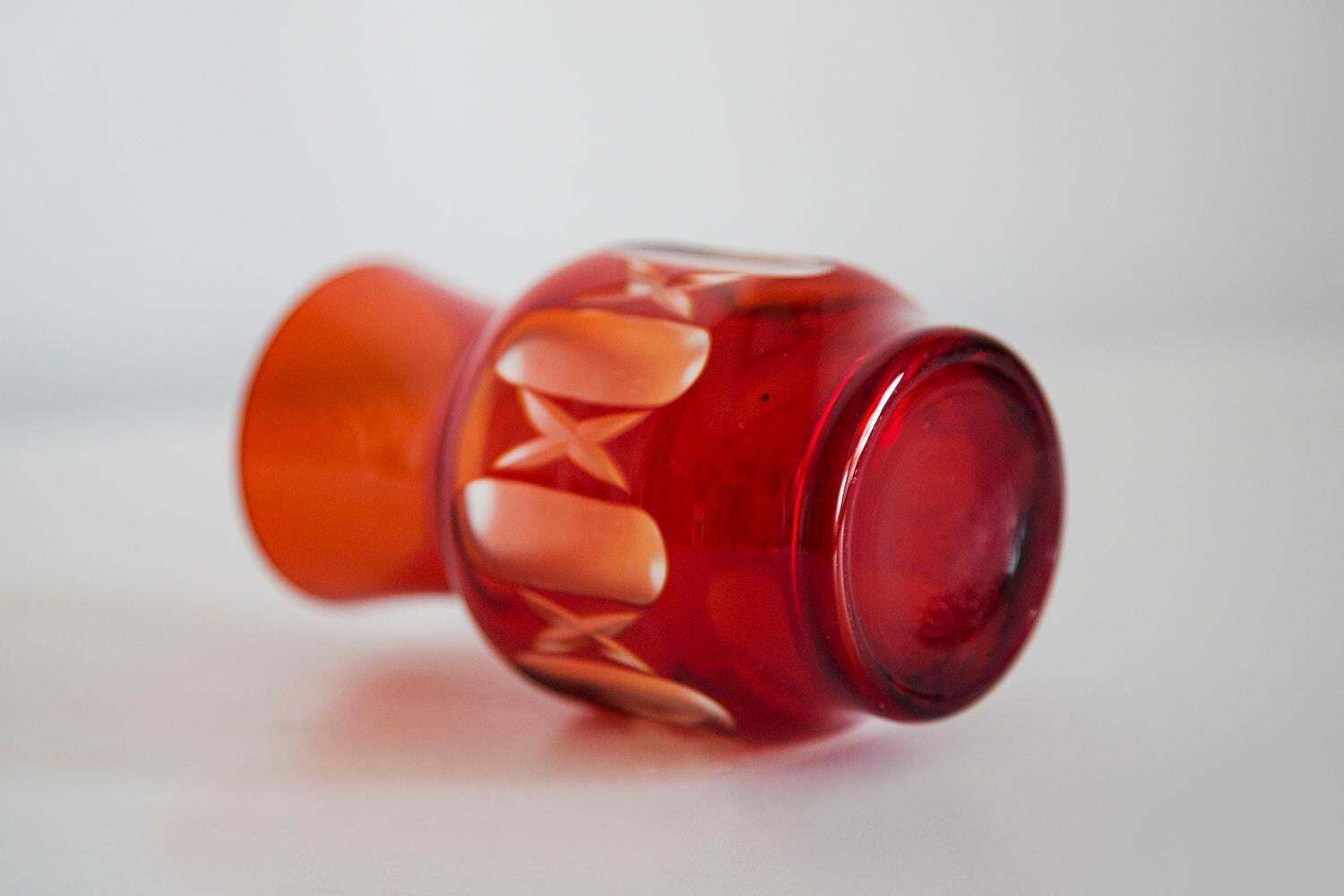 68.0 Mid Century Vintage Small Red Crystal Vase, 20th Century, Europe, 1960s photo