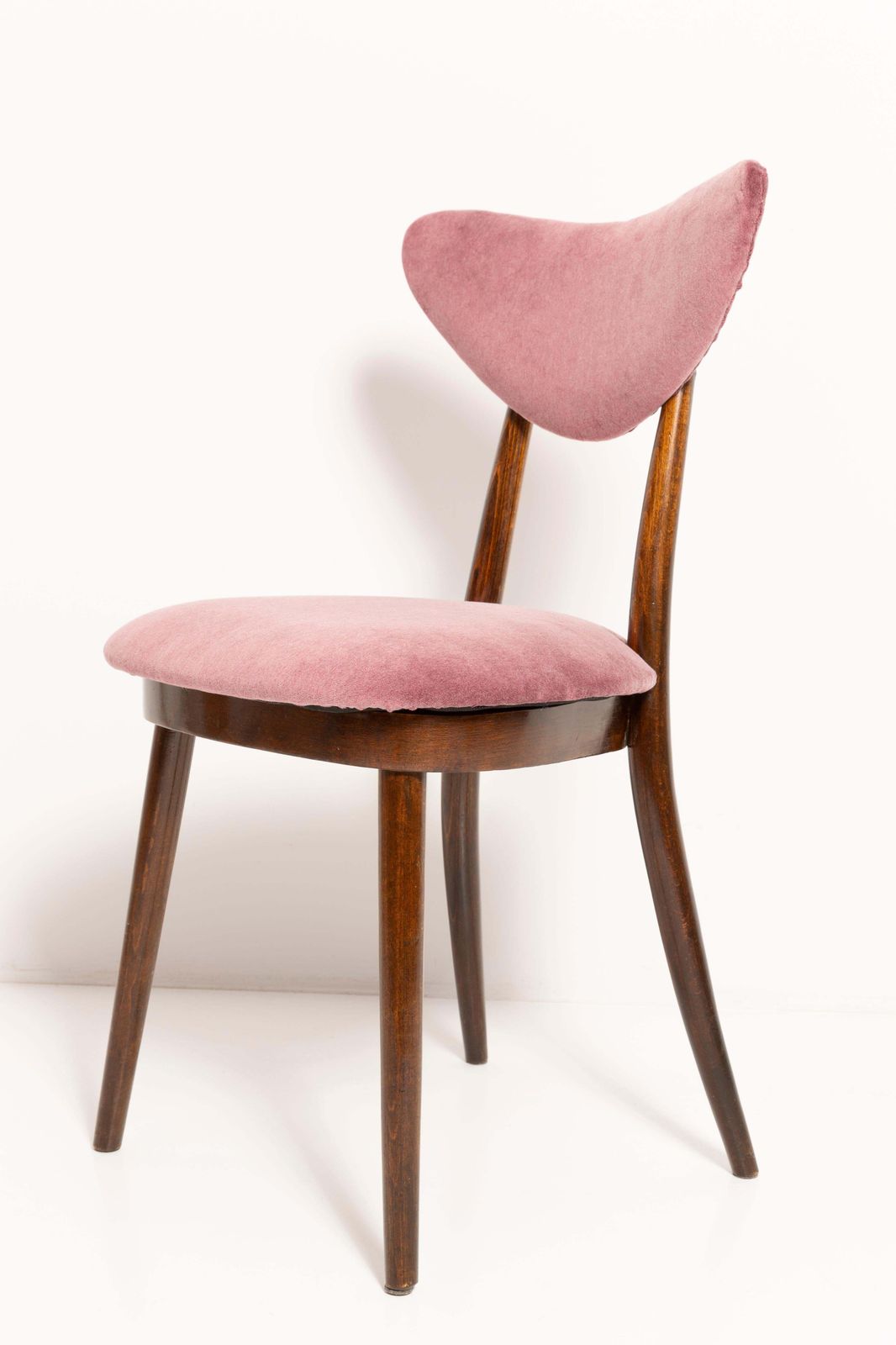 Mid Century Violet Bordeaux Hart Katoenen Fluwelen Stoel, Europa, Jaren 1960 photo vinterior