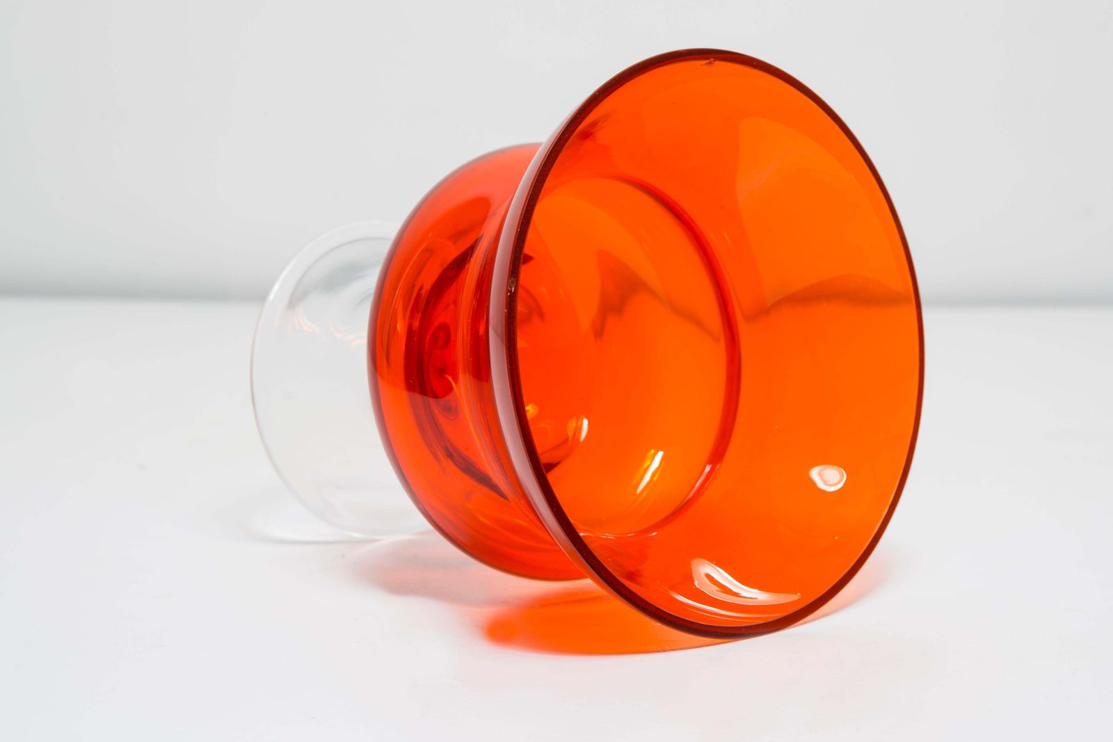 Woonaccessoires Mid Century Vintage Artistiek Glazen Oranje Vaas, Tarnowiec, Europa, Jaren 1970 photo