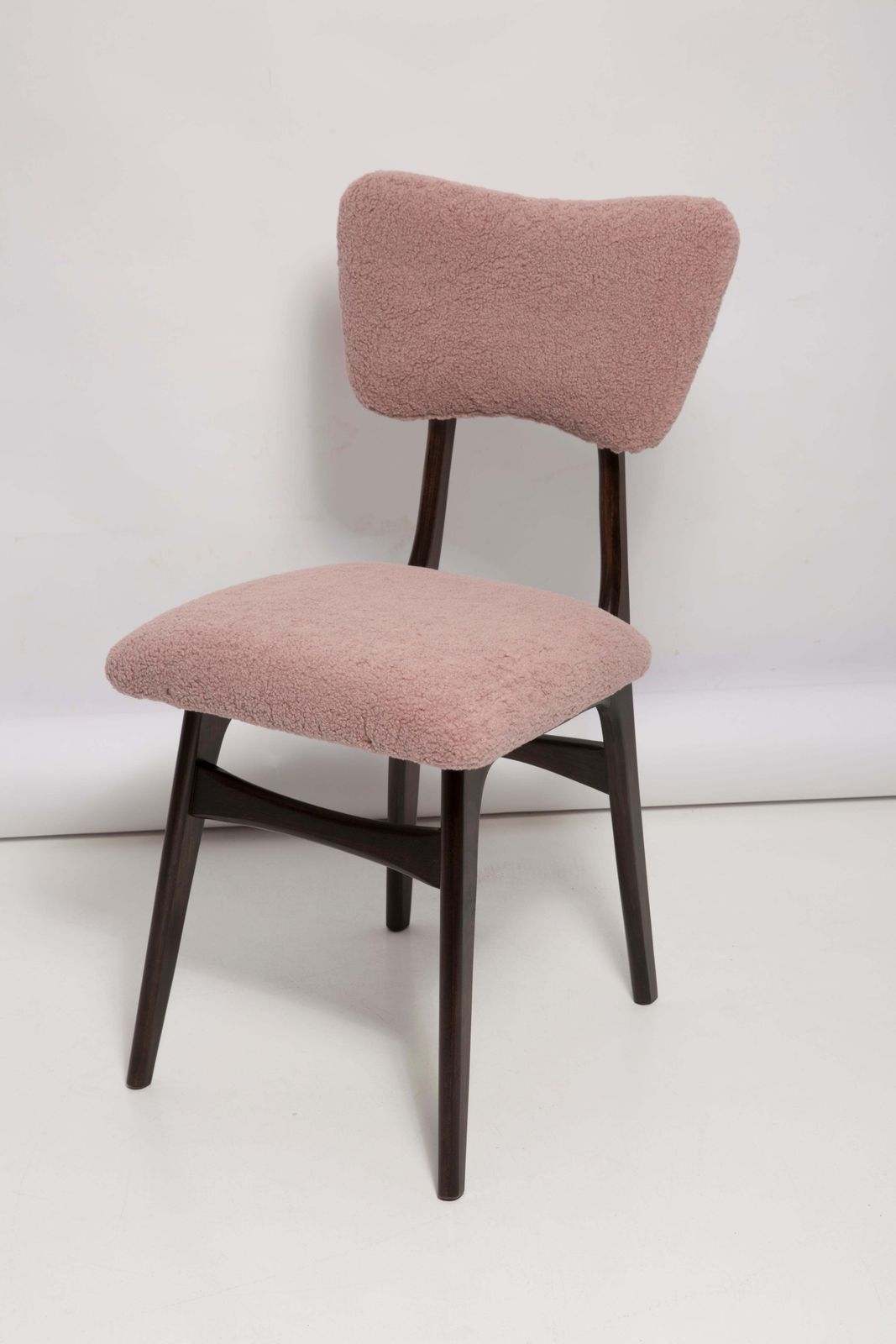 Furniture Mid Century Butterfly Dining Chair, Pink Boucle And Walnut Wood, Poland, 1960s photo