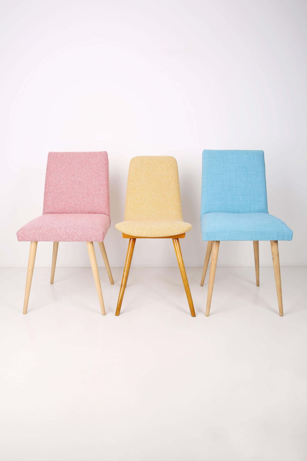 Mid Century Fauteuil In Babyblauw Met Lichte Houten Poten, Ca. Jaren 1960, Polen photo Meubels