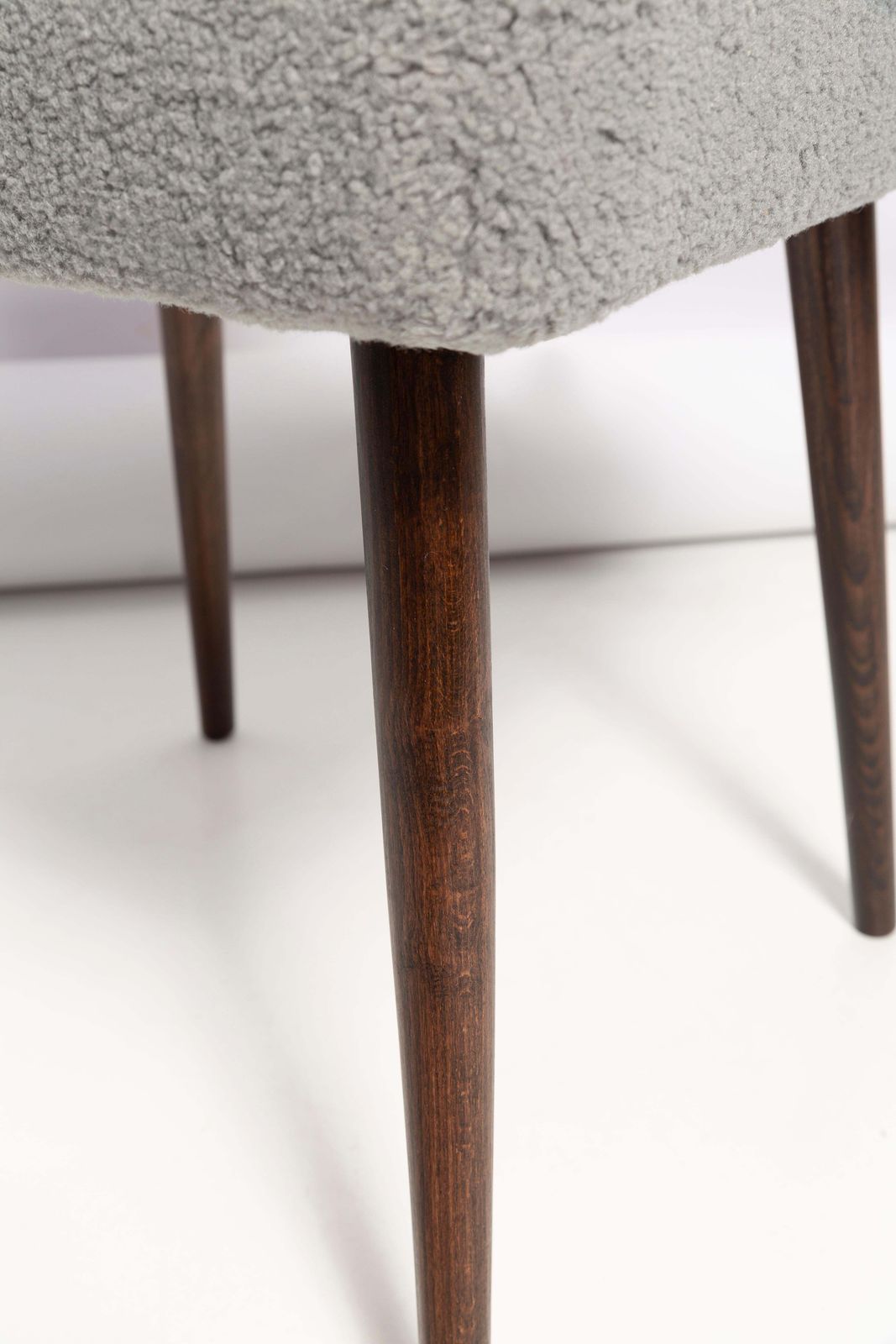 photo vinterior Gray Boucle 'Shell' Chair, Dark Brown Beech Wood, Poland, 1960s
