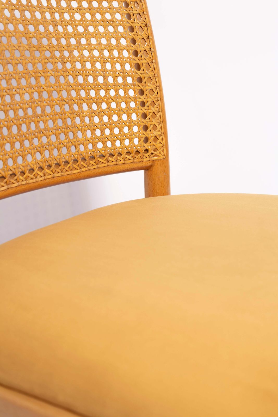Mid Century Gele Velours Thonet Hout Rattan Stoel, Europa, Jaren 1960 photo vinterior