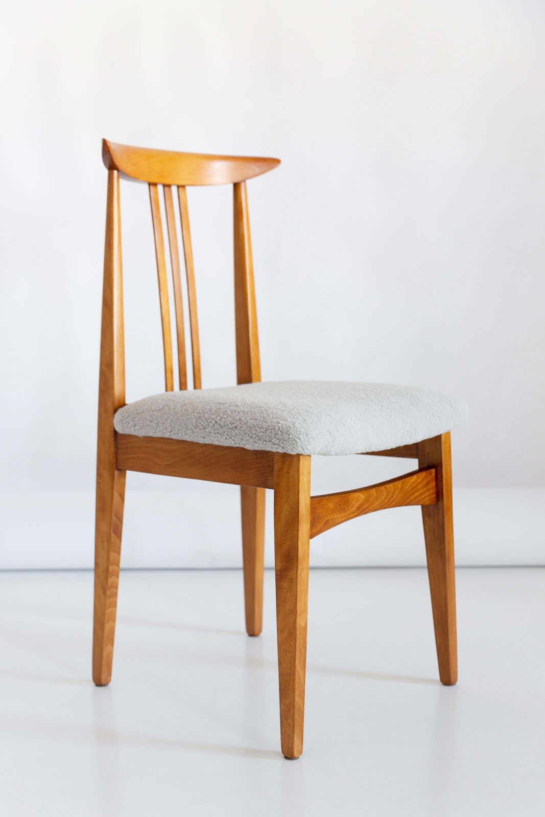 Mid Century Modern Linnen Bouclé Fauteuil, Ontworpen Door M. Zielinski, Europa, Jaren 1960 photo for sale