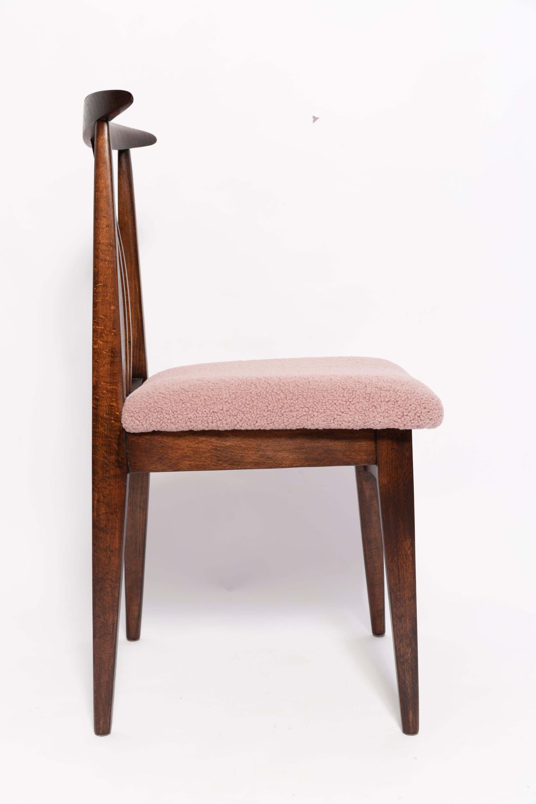Mid Century Roze Boucle Fauteuil, Walnoothout, Door M. Zielinski, Europa, Jaren 1960 photo 510.0