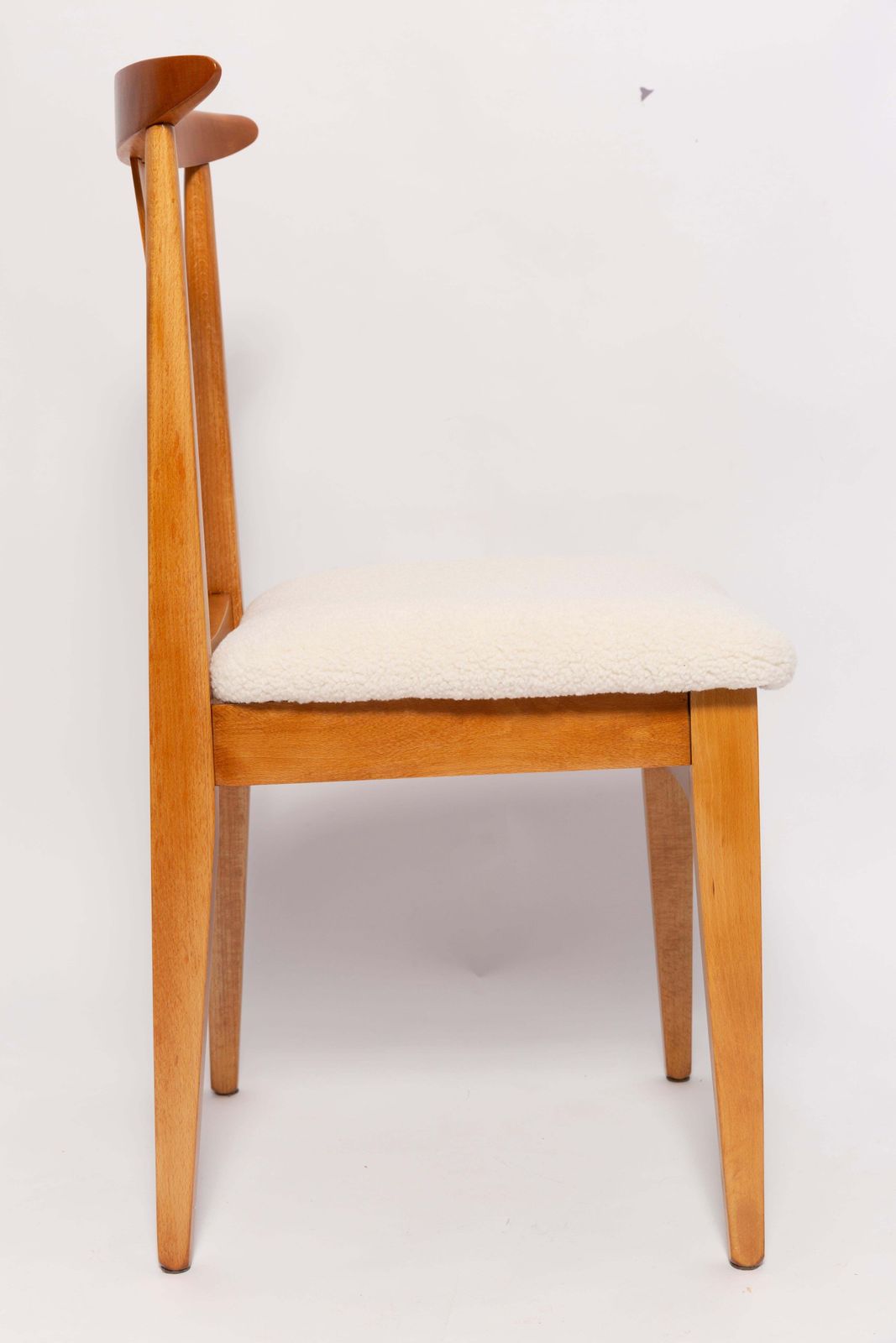 Mid Century Crèmekleurige Ivoren Bouclé Fauteuil, Ontworpen Door M. Zielinski, Europa, Jaren 1960 photo vinterior