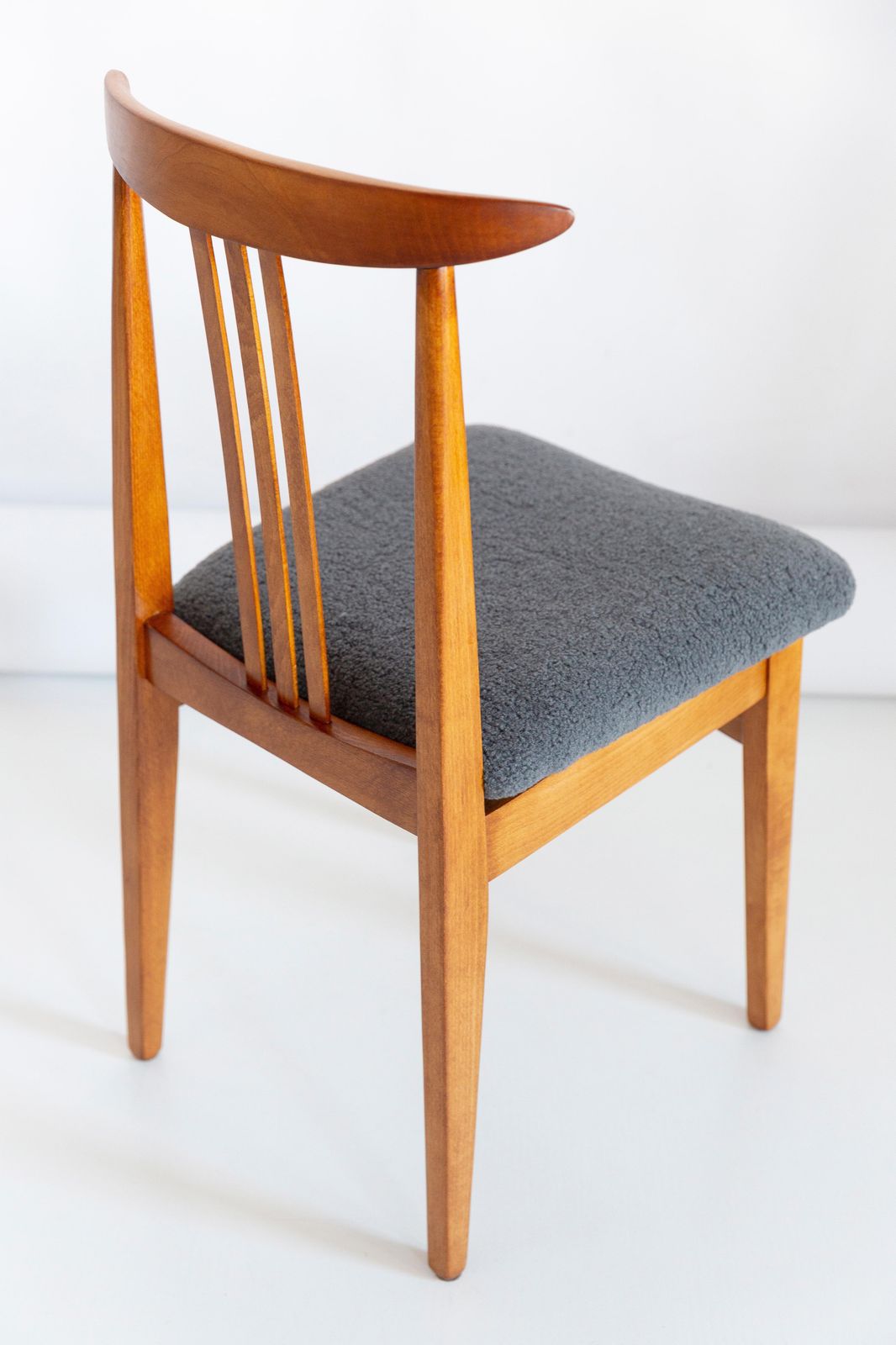 Mid Century Modern Grijze Bouclé Fauteuil, Ontworpen Door M. Zielinski, Europa, Jaren 1960 photo Meubels