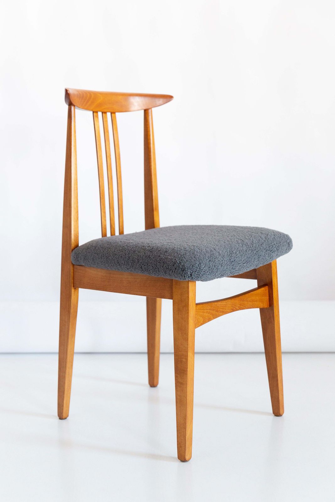 Mid Century Modern Grijze Bouclé Fauteuil, Ontworpen Door M. Zielinski, Europa, Jaren 1960 photo 510.0