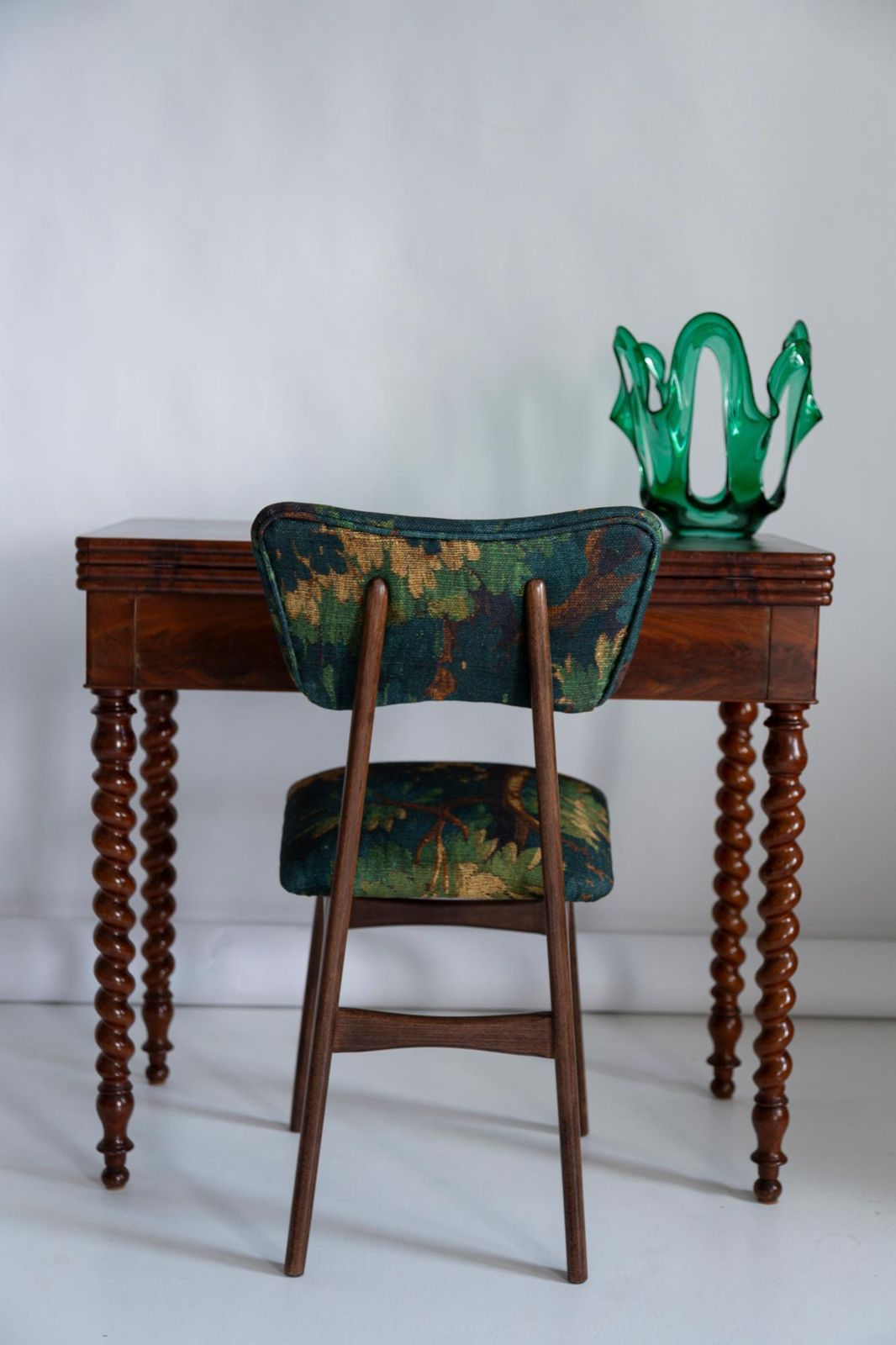 Mid Century Butterfly Chair,  Linen Schwarzwald Dedar, Dark Wood, Europe, 1960s photo for sale
