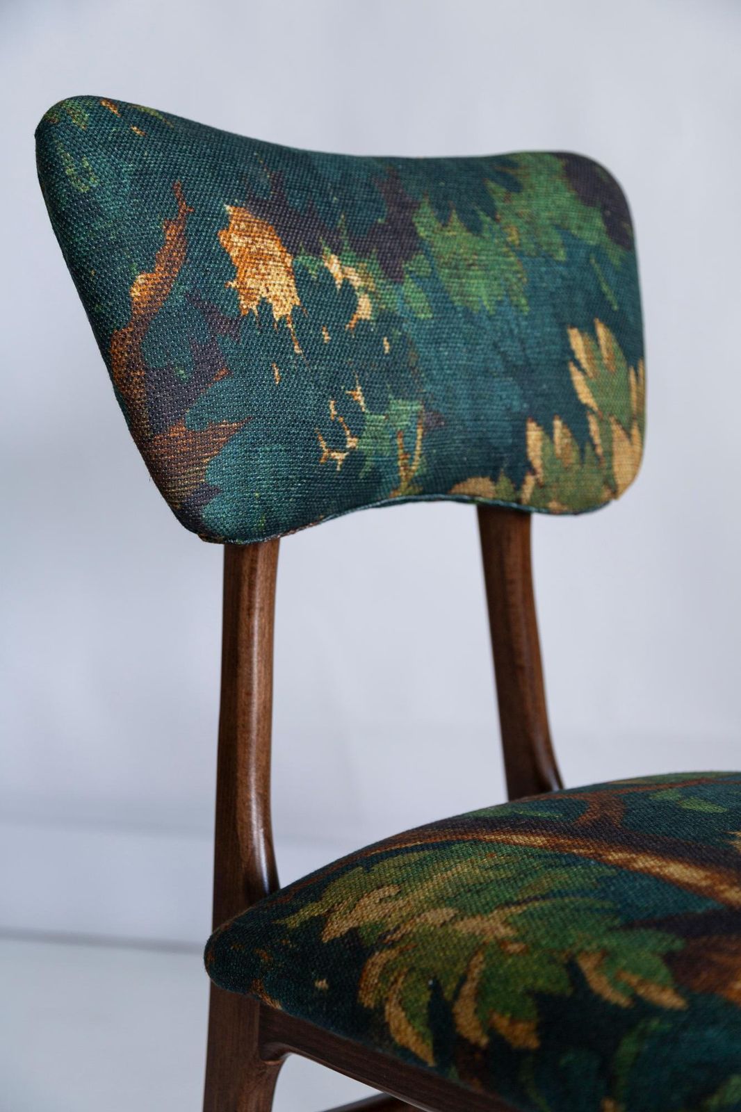 Mid Century Butterfly Chair,  Linen Schwarzwald Dedar, Dark Wood, Europe, 1960s photo vinterior