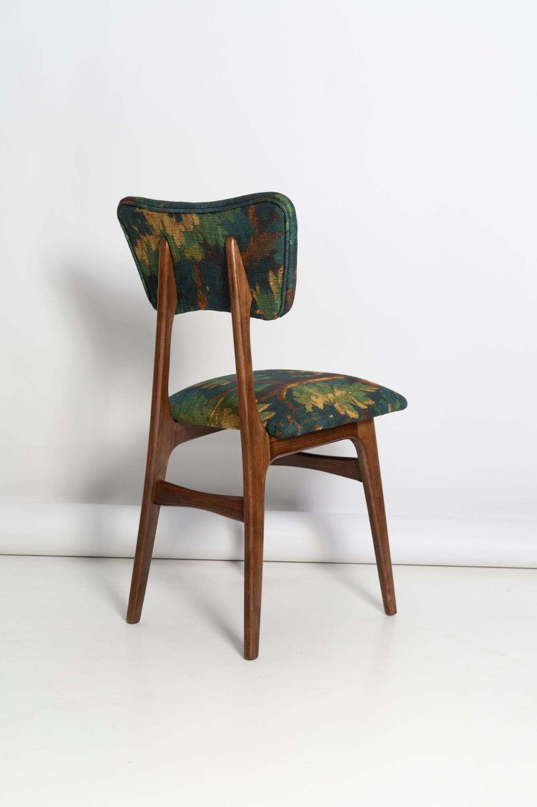 photo vinterior Mid Century Butterfly Chair,  Linen Schwarzwald Dedar, Dark Wood, Europe, 1960s