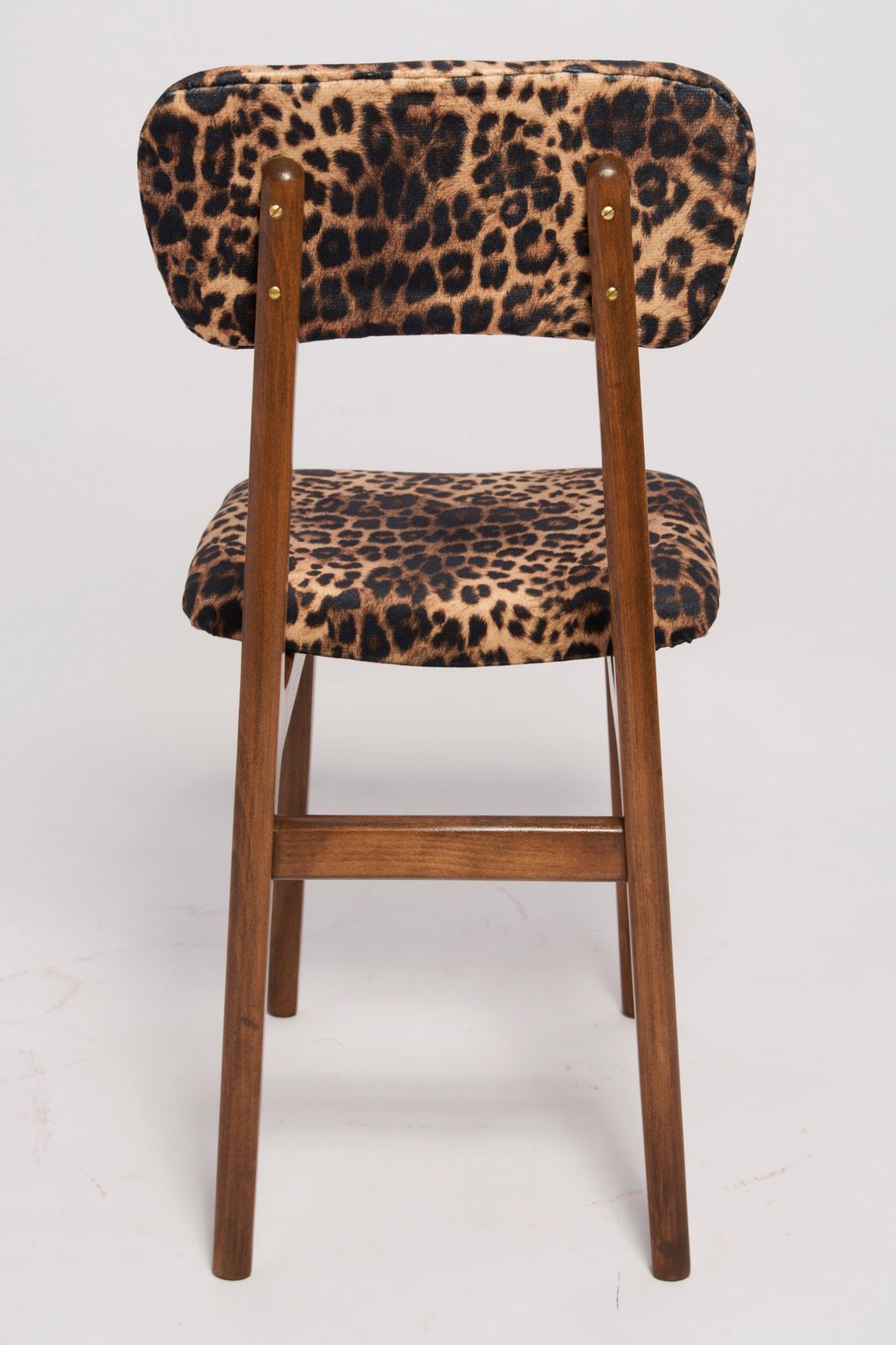 Mid Century Luipaardfluwelen Fauteuil, Walnouthout, Rajmund Halas, Polen, Jaren 1960 photo vinterior