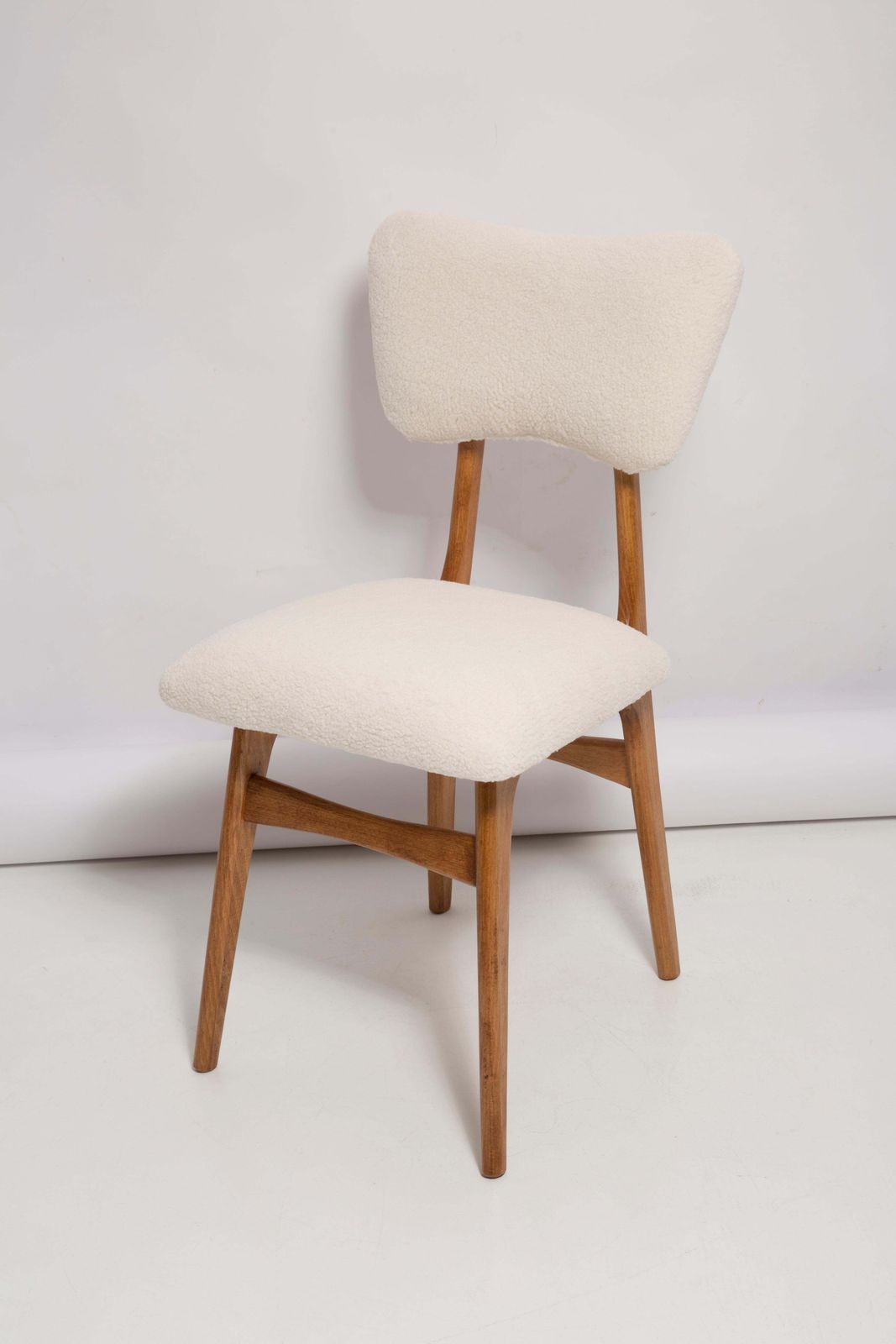20th Century Light Crème Boucle Oak Wood Butterfly Chair, Europe, 1960 photo buy