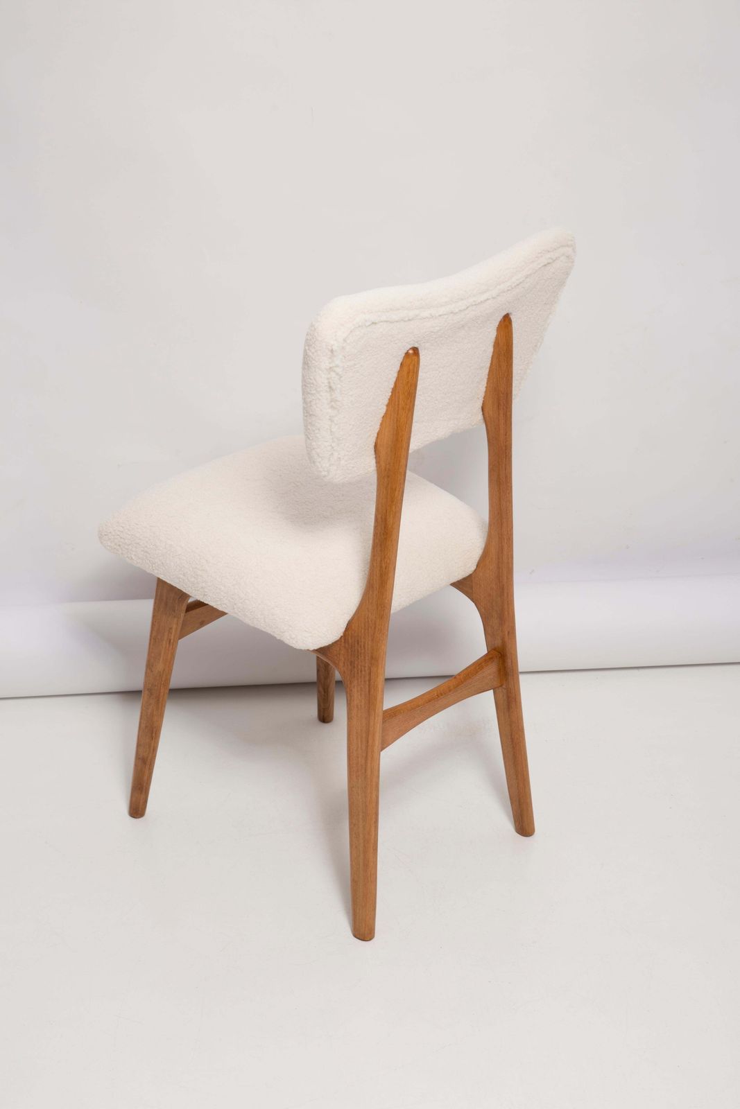 20th Century Light Crème Boucle Oak Wood Butterfly Chair, Europe, 1960 photo vintage