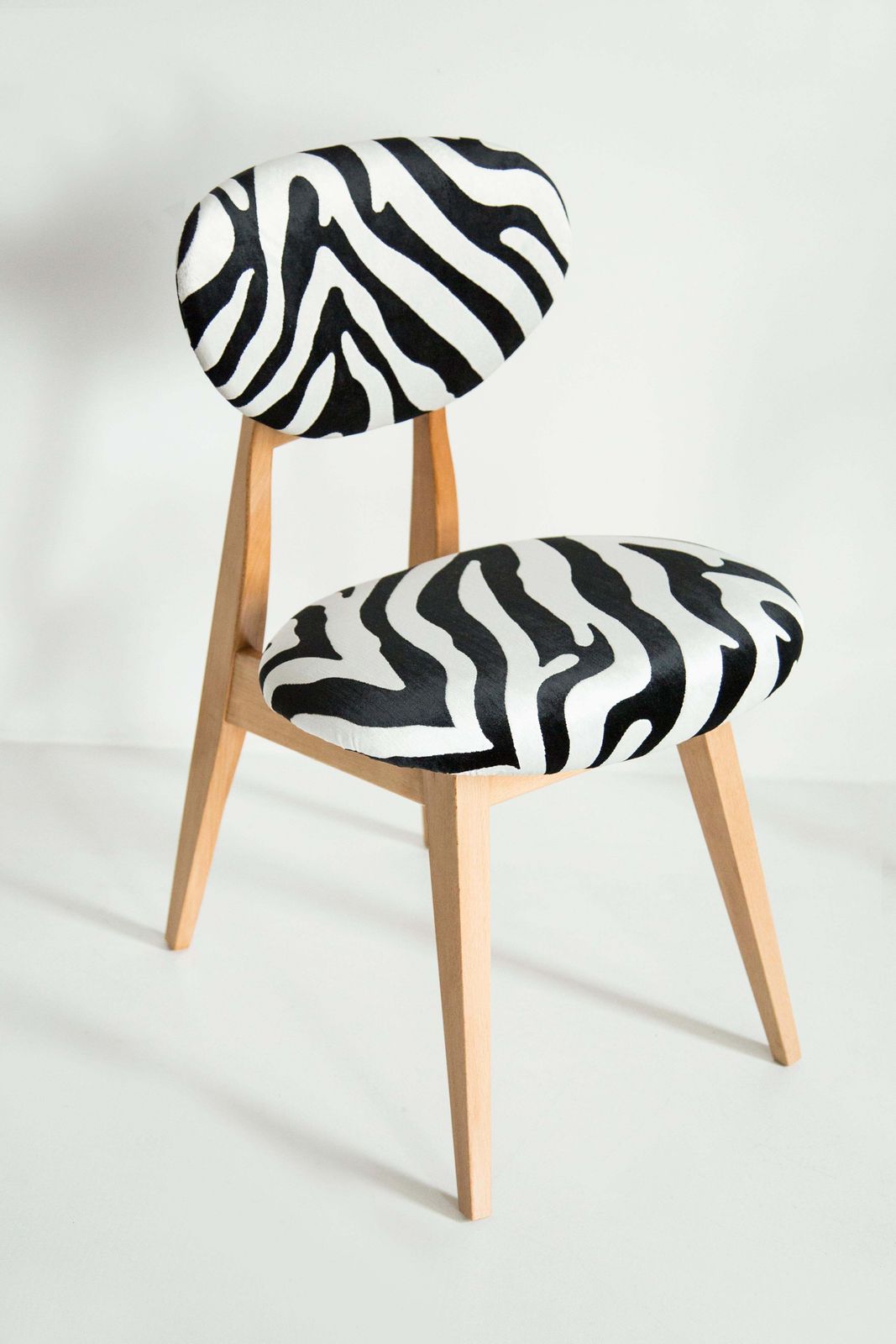 Mid Century Zebra Chair, Type 200/128, By J. Kedziorek, Europe, 1960s photo Furniture