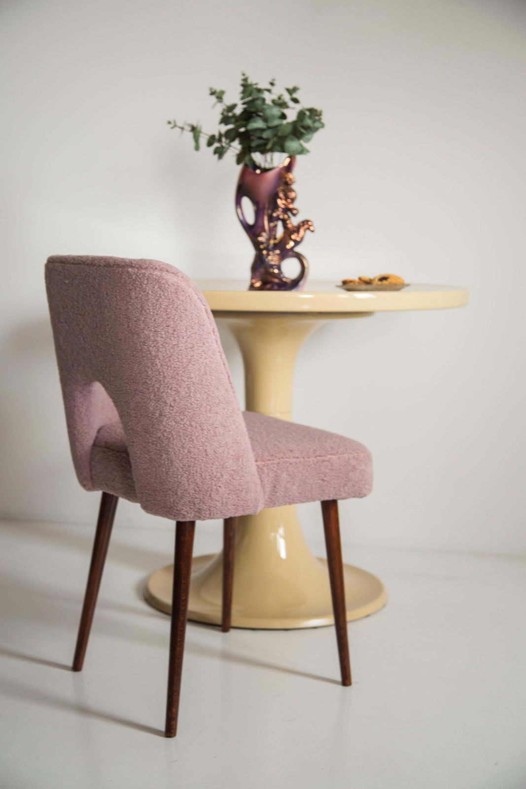 Midcentury Pink Bouclé 'Shell' Chair, Europe, 1960s photo Furniture