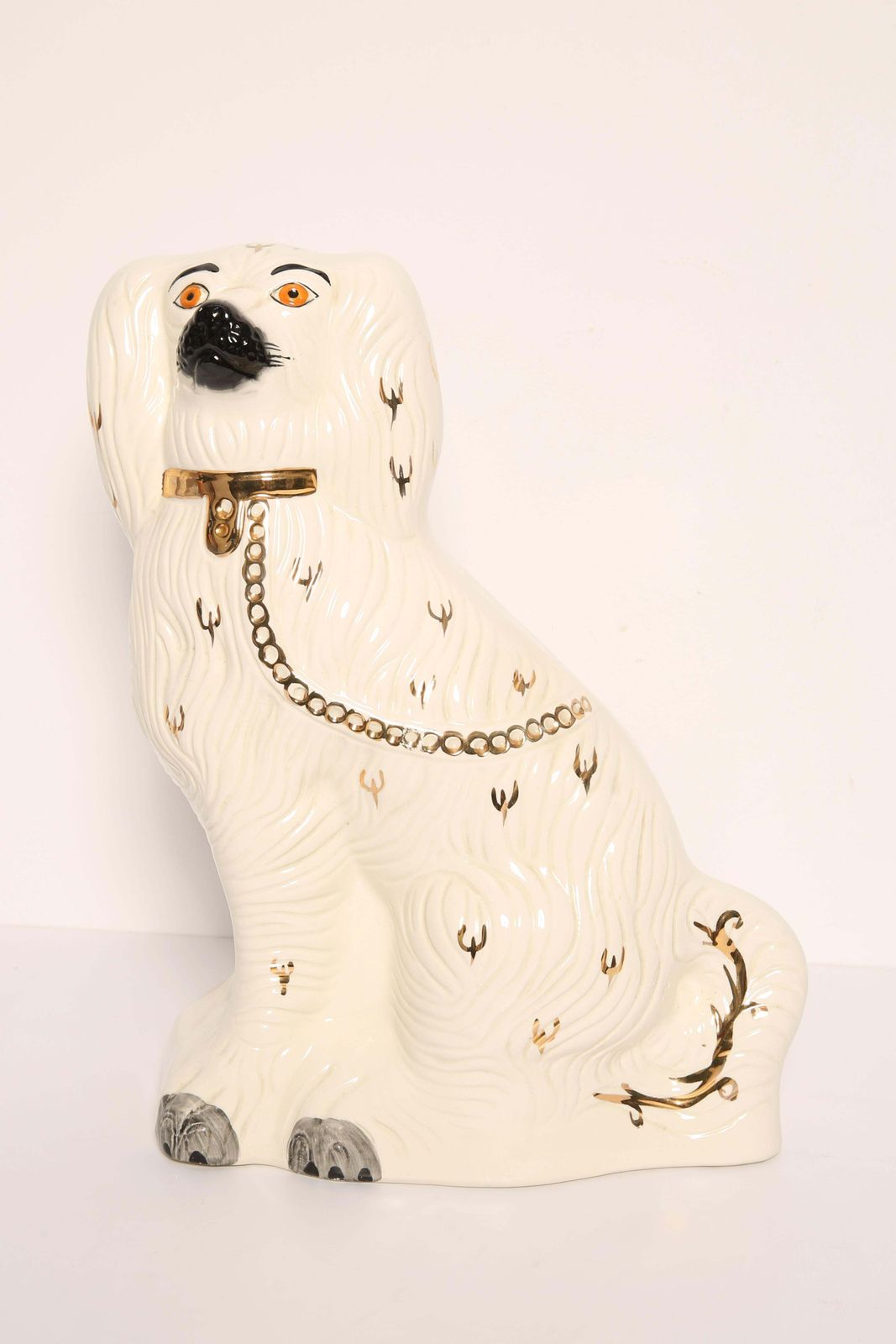 19e Eeuwse Engelse Aardewerken Yorkshire Hond, Staffordshire, Engeland, Ca. Jaren 1960 photo for sale