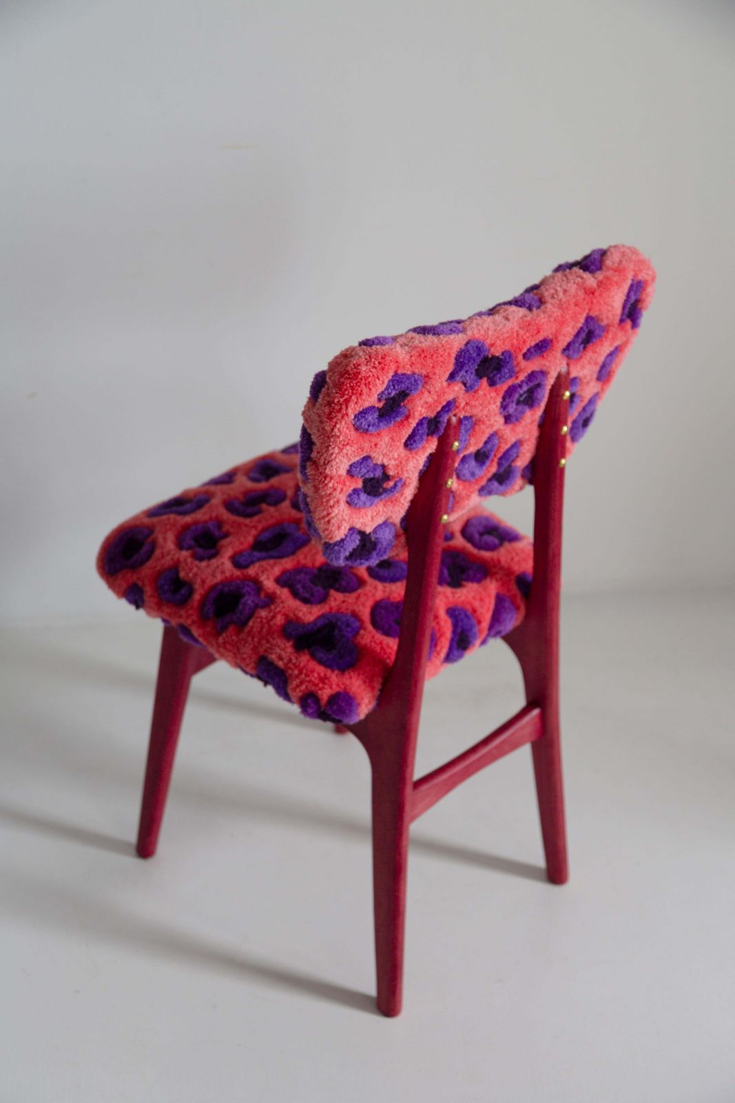 photo buy Mid Century Butterfly Chair, Hand Tufting Pink Wool Leopard, Europe, 1960s