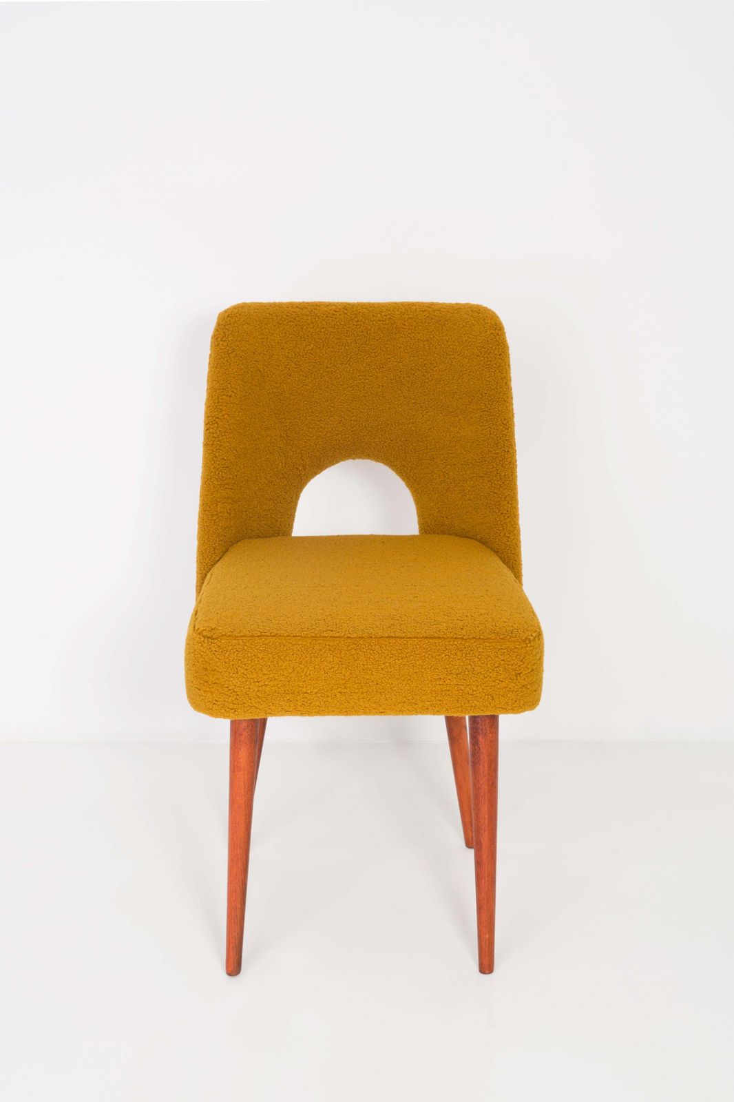 Set Van Twee Gele Oker Boucle 'Shell' Stoelen, Ca. Jaren 1960 photo buy