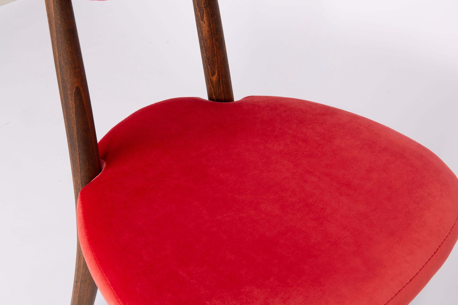 Set Of Two Red Heart Chairs, Poland, 1960s photo vinterior