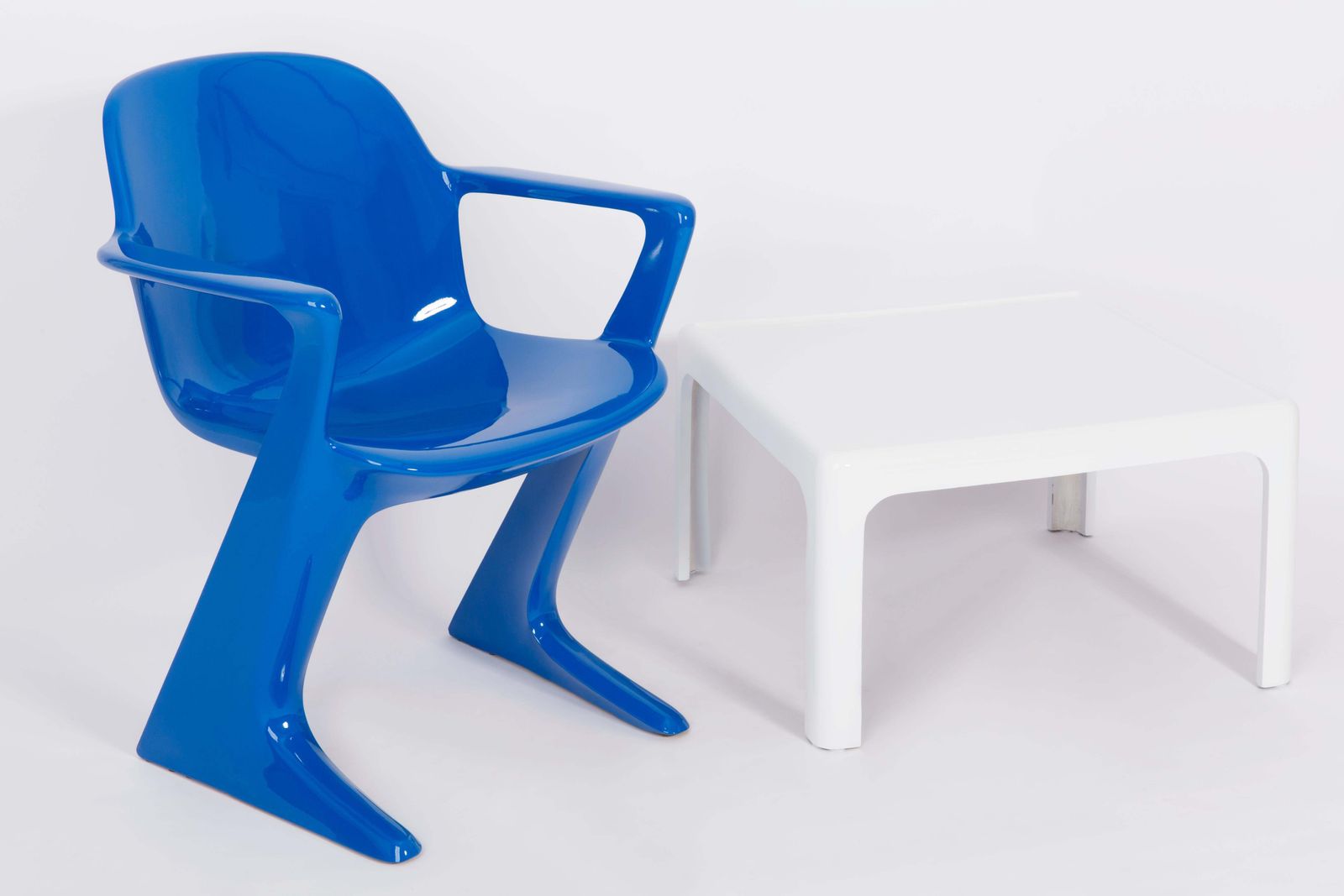 photo vinterior Set Of Two Classic Blue Kangaroo Chairs Designed By Ernst Moeckl, Germany, 1968