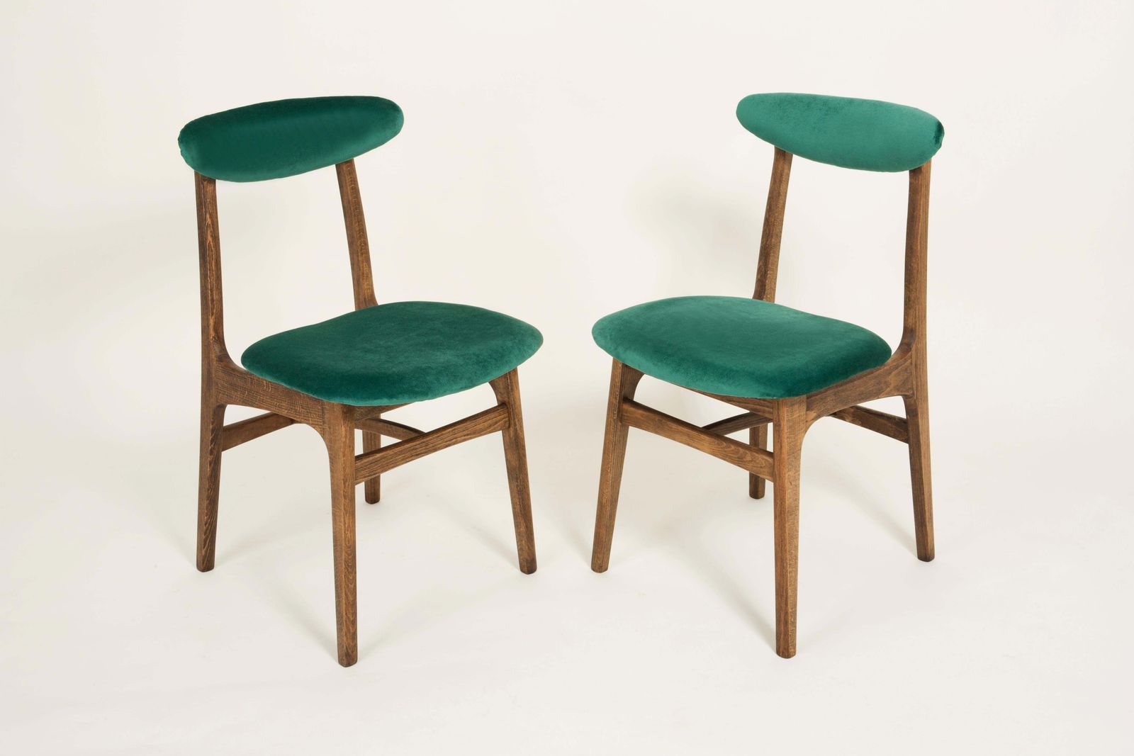 photo for sale Set Van Vier Donkergroene Stoelen Van Rajmund Halas, Europa, Ca. Jaren 1960