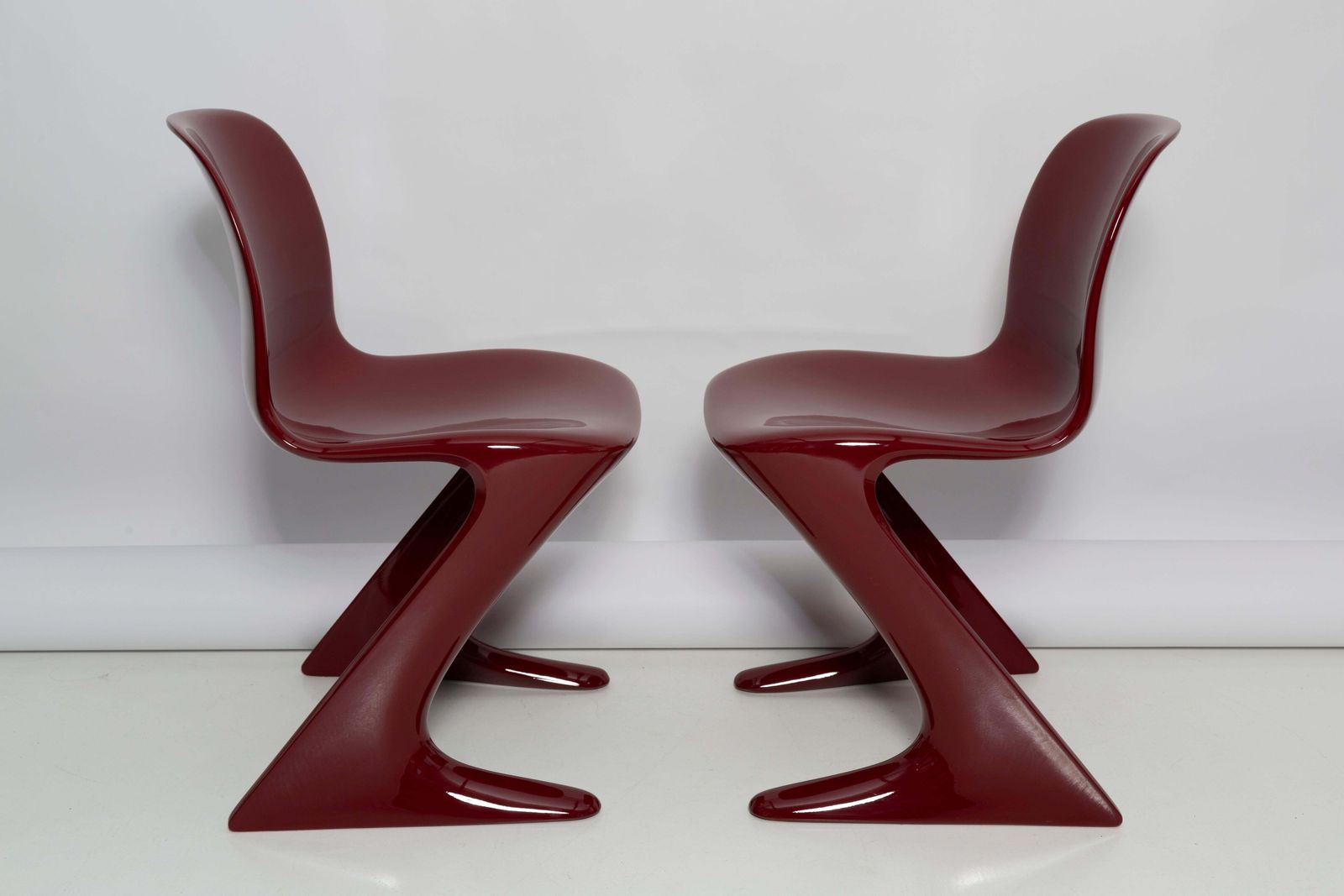 Paar Donkerrode Wijnkleurige Kangaroo Stoelen, Ontworpen Door Ernst Moeckl, Duitsland, 1968 photo Meubels
