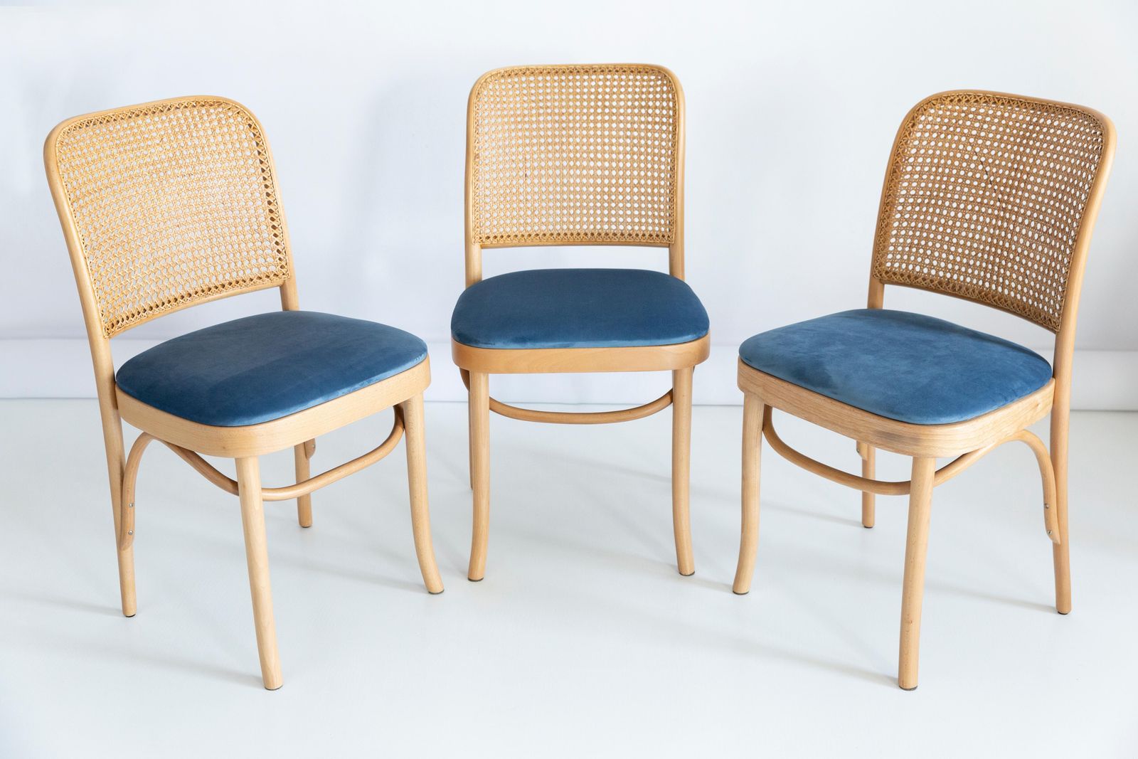 Set Van Vier Blauwe Fluwelen Thonet Houten Rotanstoelen, Jaren 1960 photo furniture