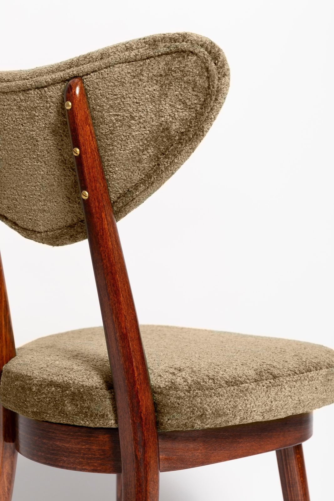Mid Century Vintage Olijfgroene Fluwelen Stoel Met Hartvorm, Europa, Ca. Jaren 1960 photo 510.0