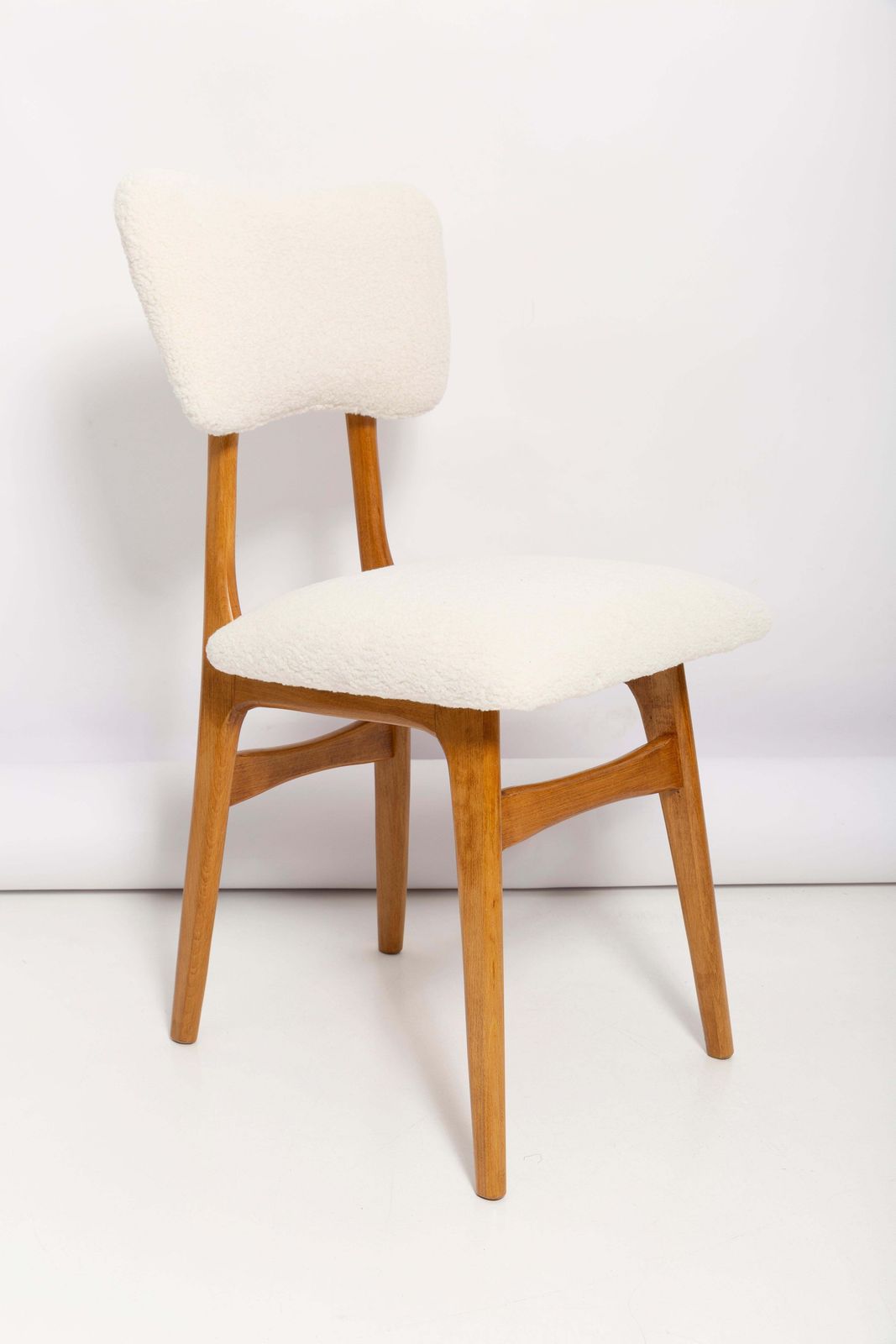 Mid Century Butterfly Dining Chair, Light Creme Boucle, Poland, 1960s photo furniture