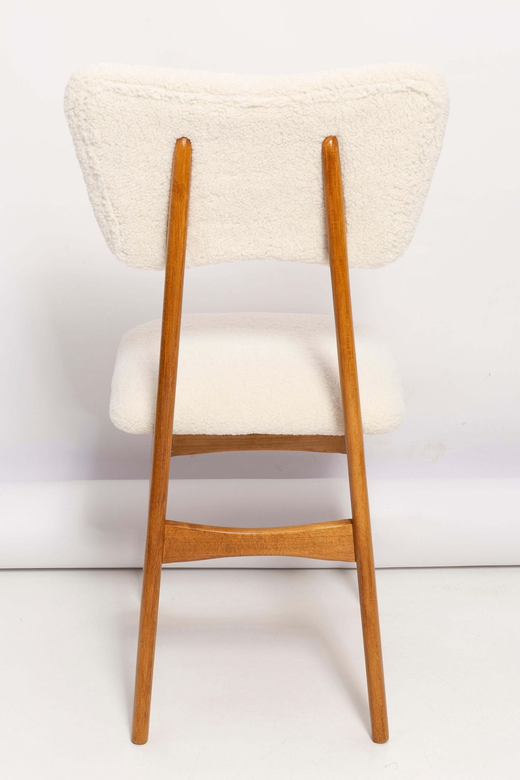 Furniture Mid Century Butterfly Dining Chair, Light Creme Boucle, Poland, 1960s photo
