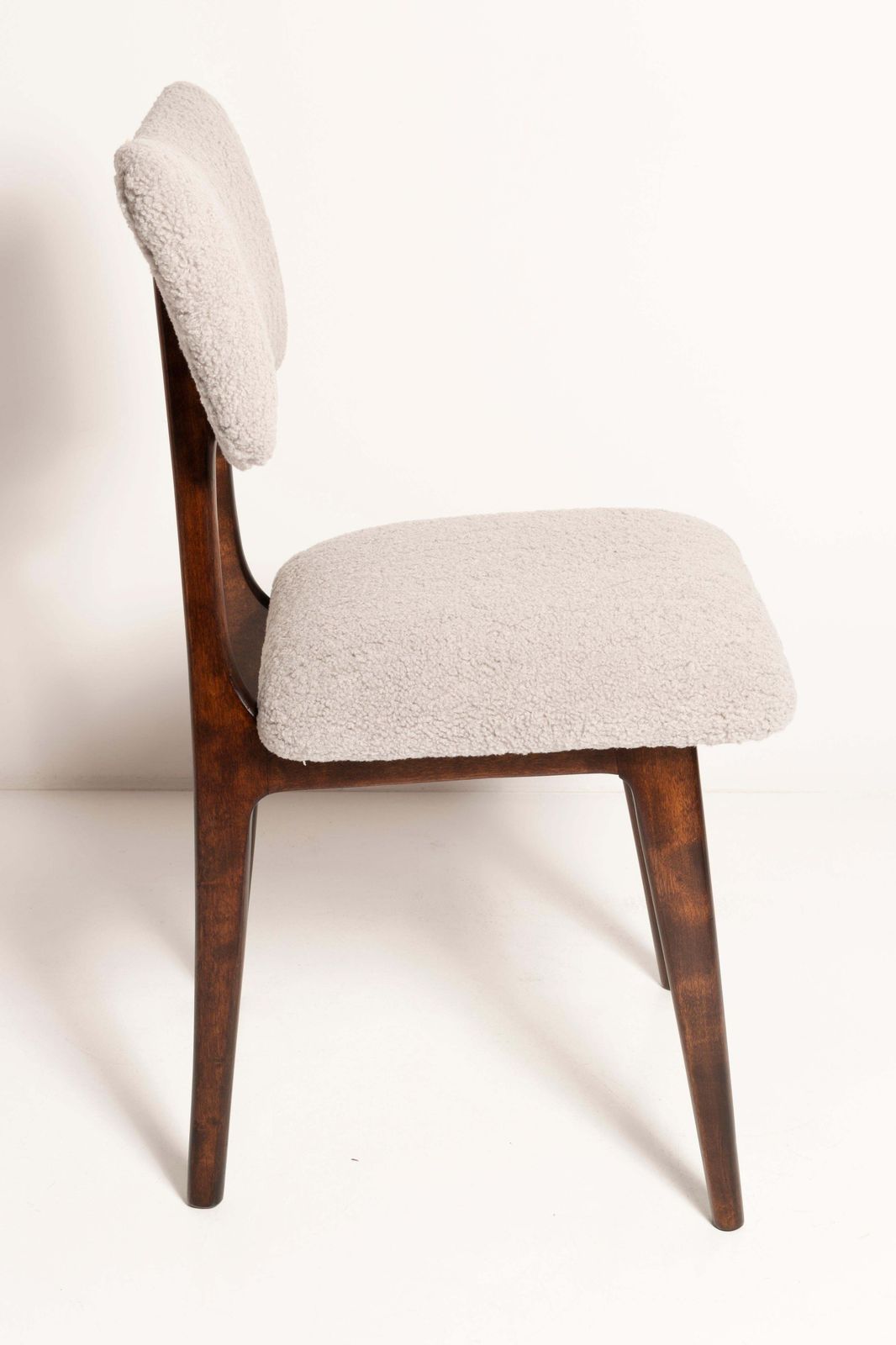 Mid Century Butterfly Chair, Lichtgrijs Bouclé, Donker Walnoot Hout, Europa, Jaren 1960 photo 595.0