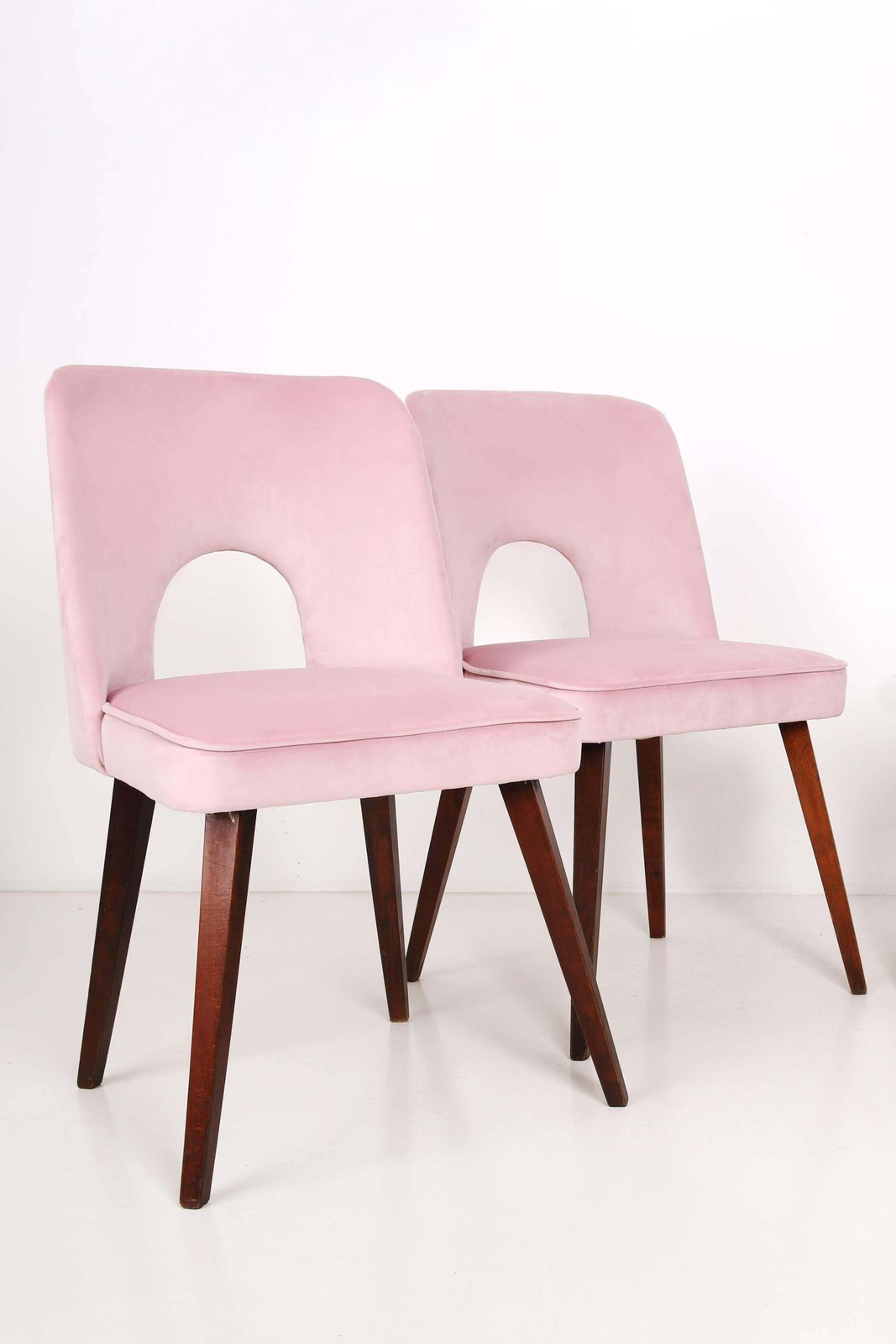 Set Of Six Baby Pink "Shell" Chairs, 1960s photo vinterior