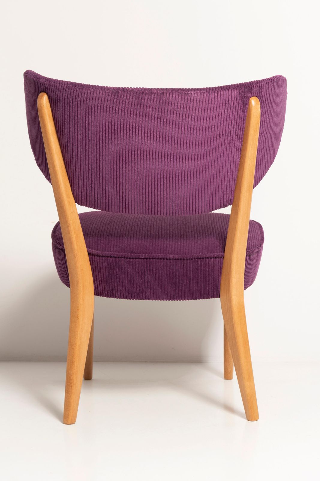 Paar Mid Century Stijl Fauteuils In Violet Fluweel, Door Vintola Studio, Europa photo buy