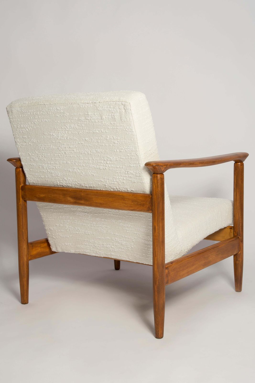 photo furniture Mid Century Witte Bouclé Fauteuil, Gfm 142, Edmund Homa, Europa, Jaren 1960