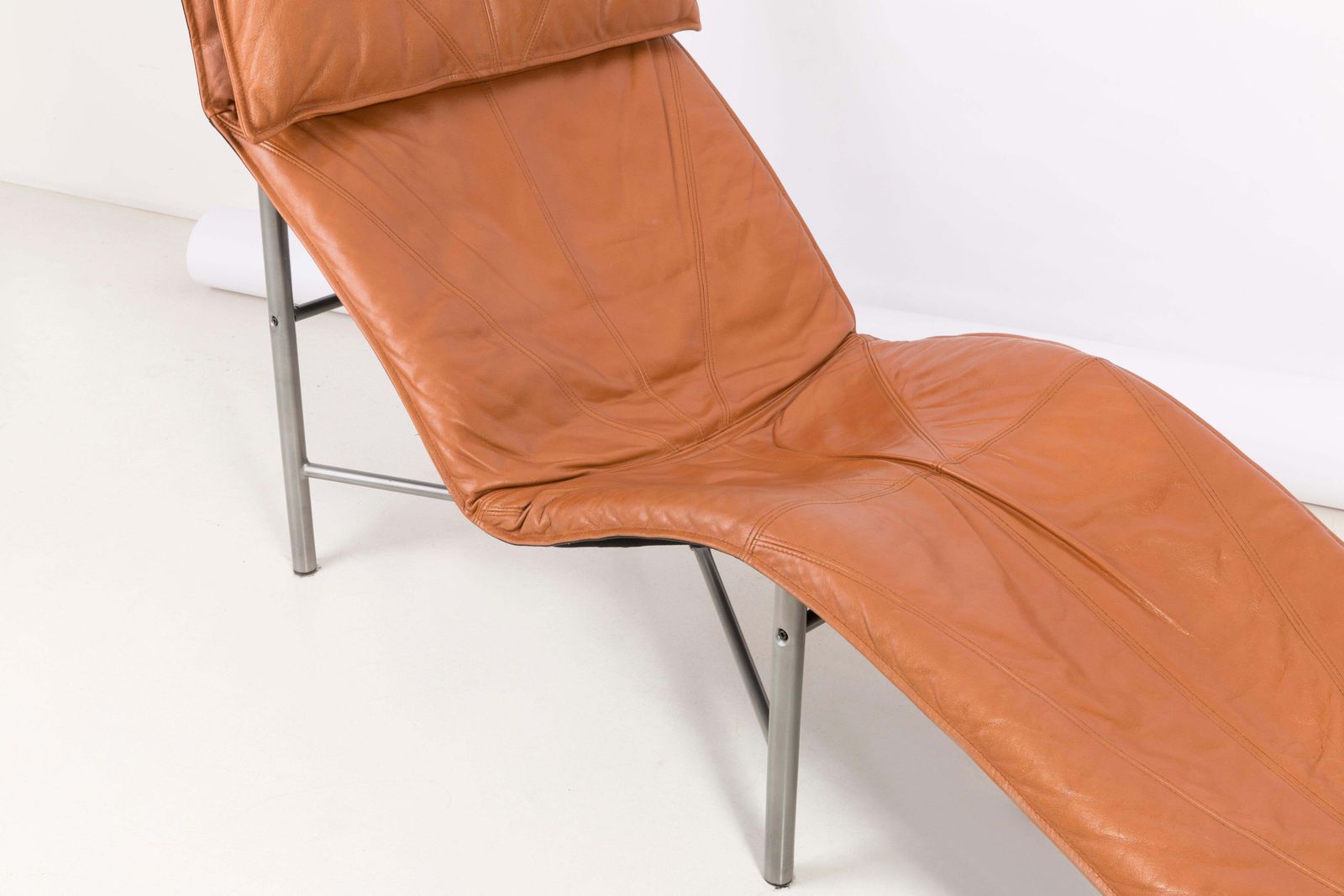 Mid Century Danish Modern Bruinleren Chaise Longue Van Tord Björklund photo furniture