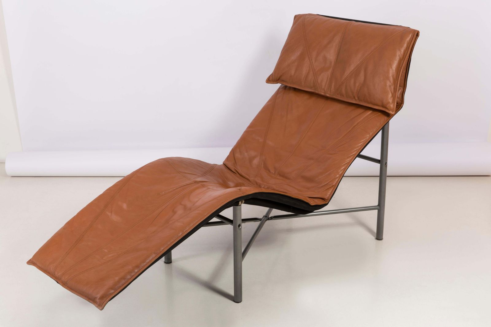 Mid Century Danish Modern Bruinleren Chaise Longue Van Tord Björklund photo vintage