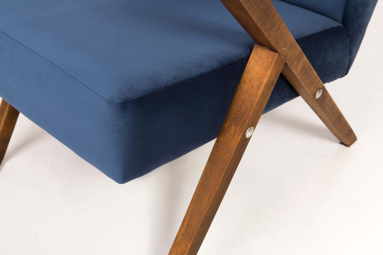 photo for sale 20e Eeuwse Zet Fauteuil, Marineblauw Velours, Ca. Jaren 1970, Polen