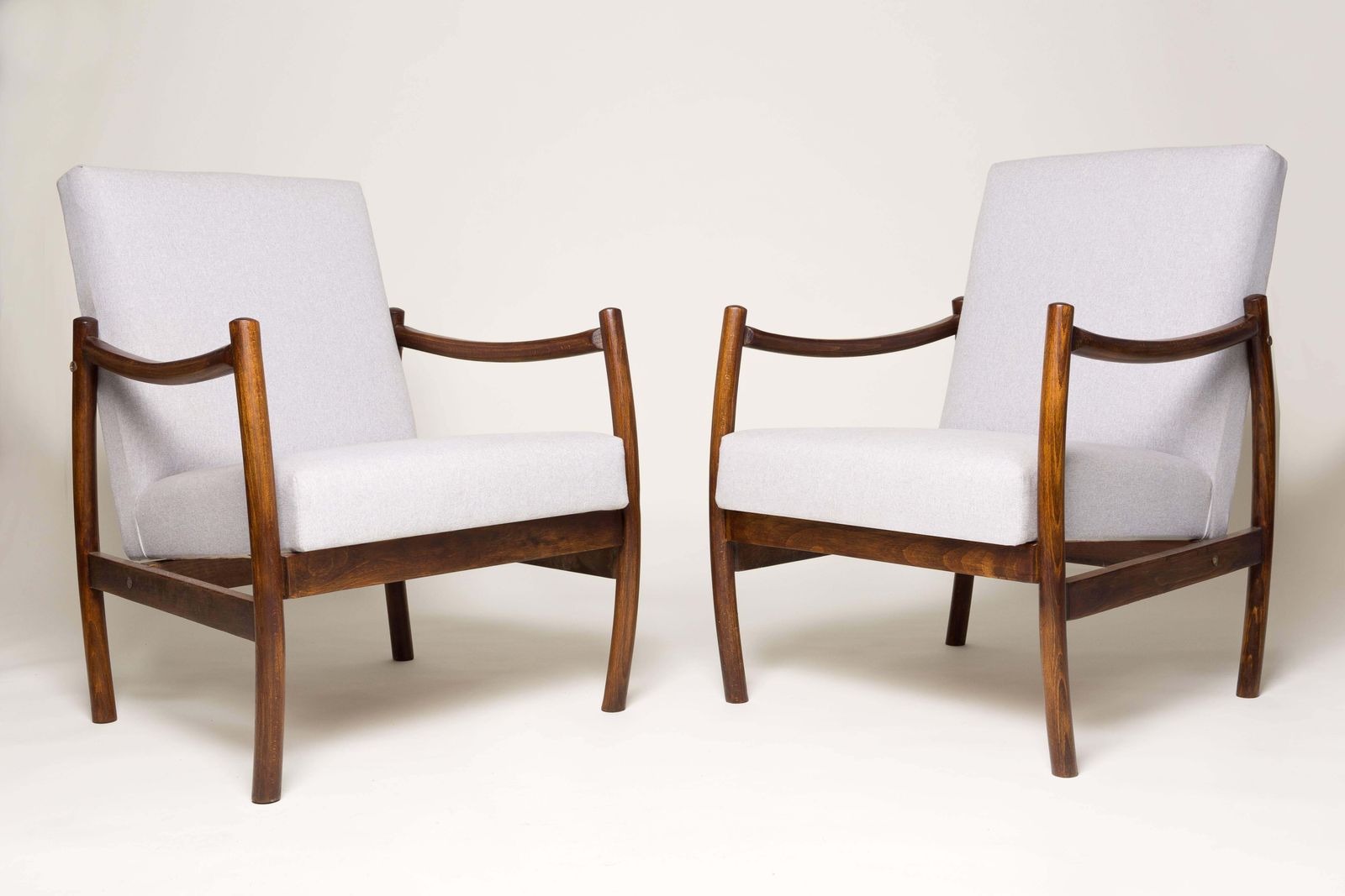 Paar Mid Century Beige Club Fauteuils, Europa, Jaren 1960 photo furniture