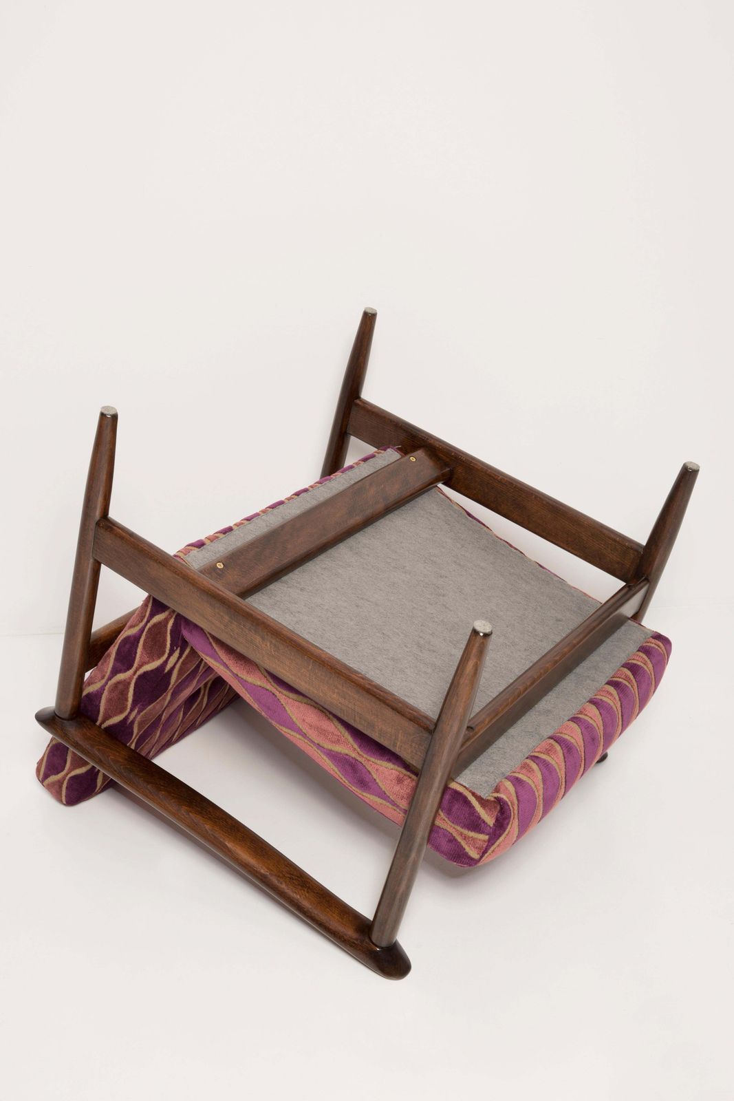 photo vinterior Twee Mid Century Fauteuils Met Roze Patroon Fluweel, Edmund Homa, Europa, Jaren 1960