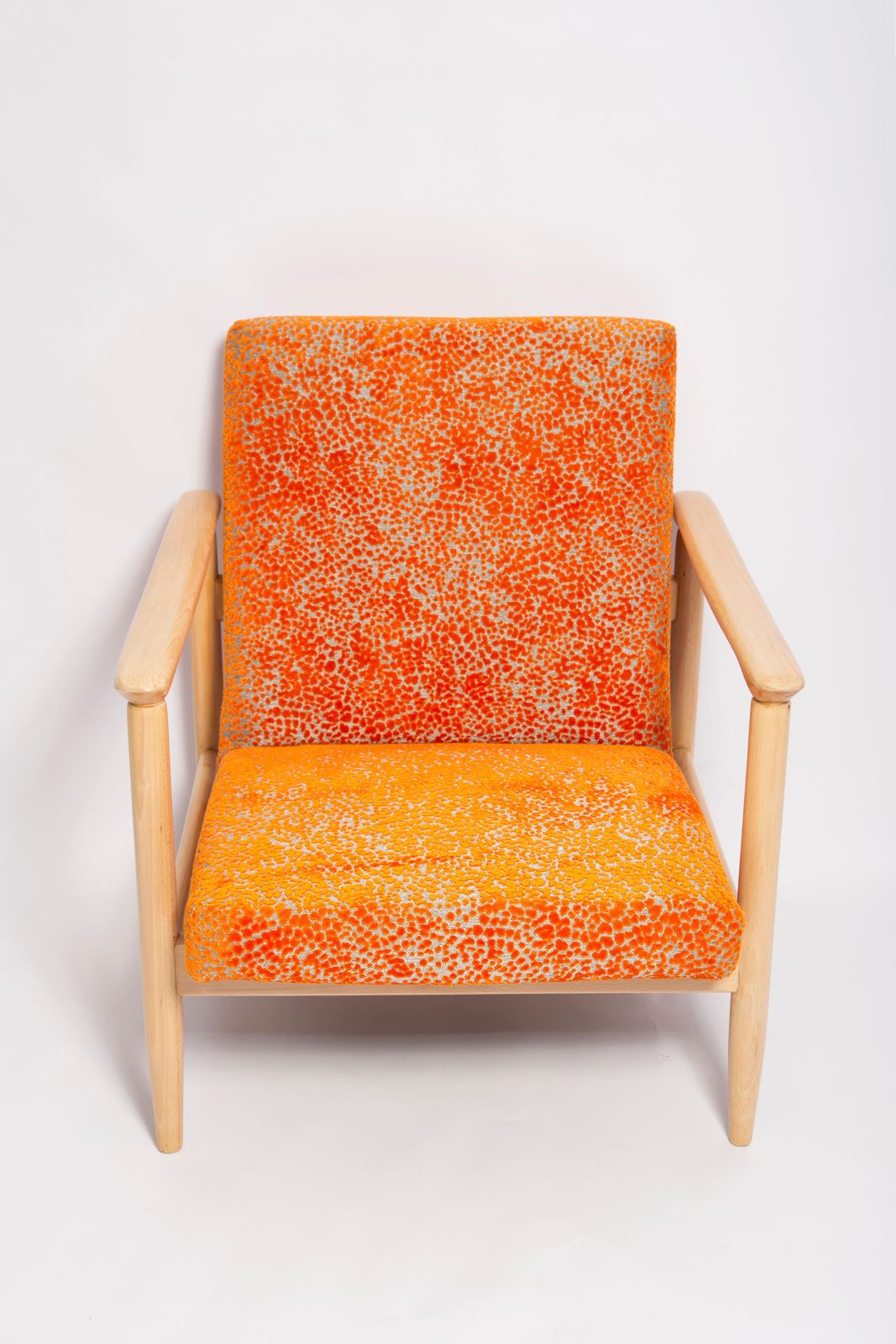 Set Van Twee Mid Century Fauteuils In Oranje Velours, Edmund Homa, Europa, Jaren 1960 photo vintage