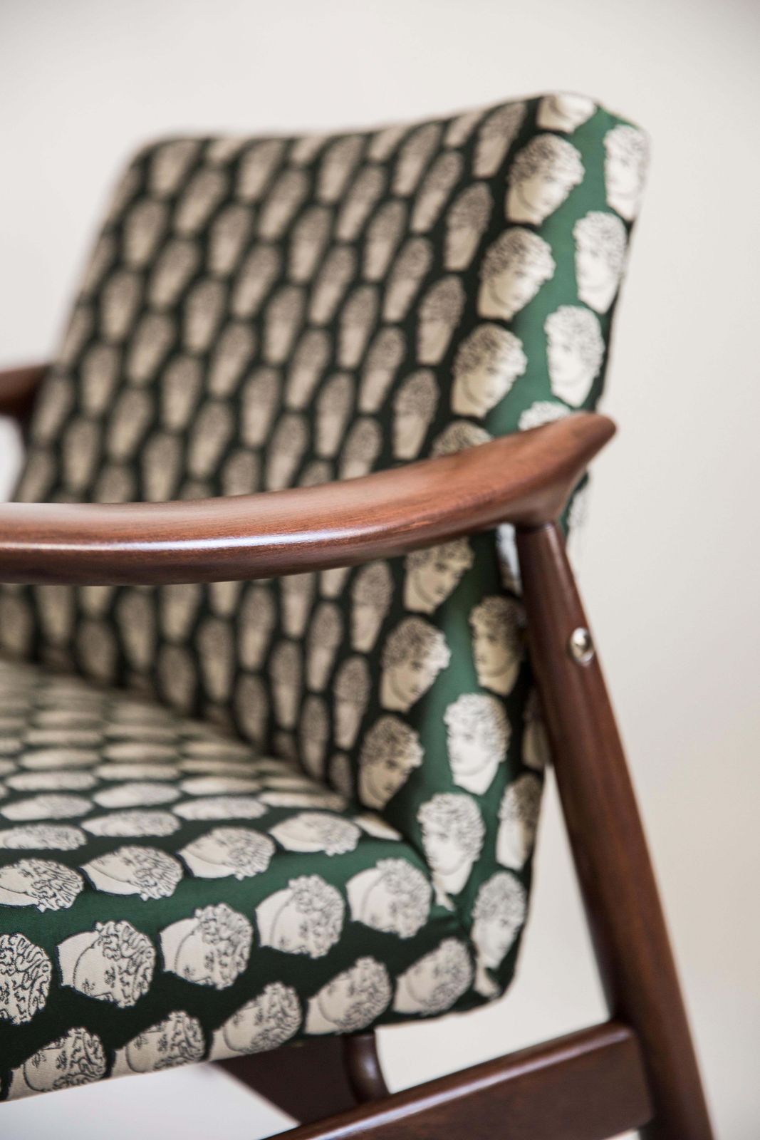 Paar Mid Century Fauteuils Met David Print In Smaragdgroen, Door Kedziorek, Europa, Jaren 1960 photo Meubels