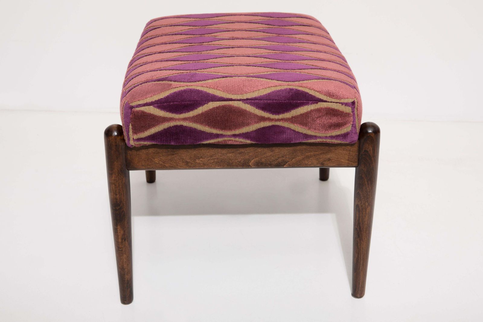 photo buy Paar Vintage Roze Fluwelen Fauteuils En Krukken, Edmund Homa, Europa, Jaren 1960