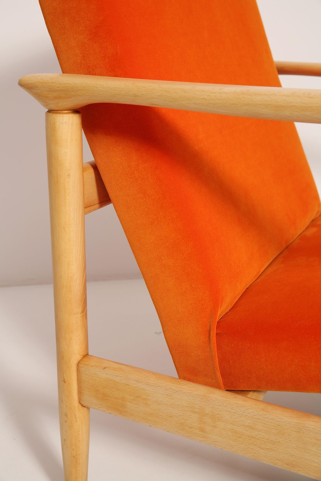 Set Of Midcentury Orange Velvet Armchairs And Stools, Edmund Homa, Europe, 1960s photo vinterior