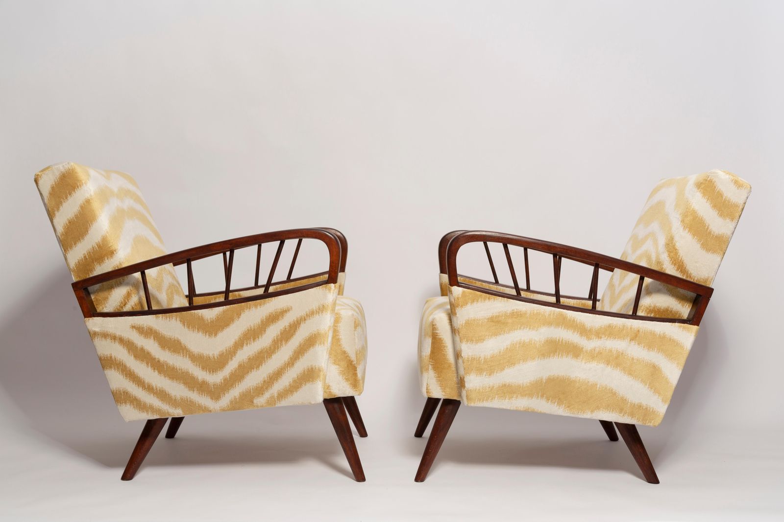 Paar Mid Century Fauteuils Met Zebra /Tijgerfluweel, Europa, Jaren 1960 photo for sale
