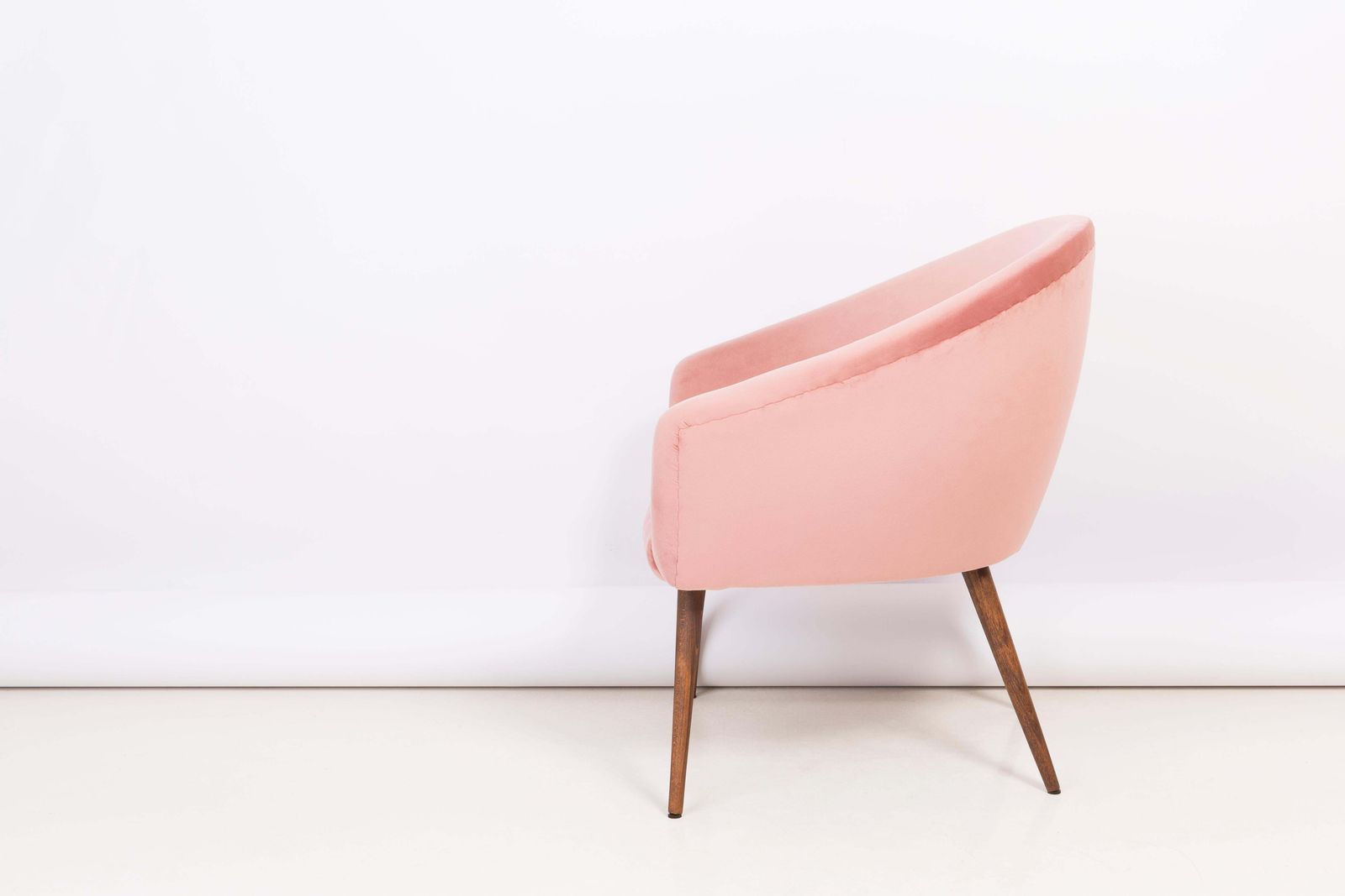 Set Of Four Of 20th Century Pink Velvet Shell Club Armchairs, 1960s photo vintage