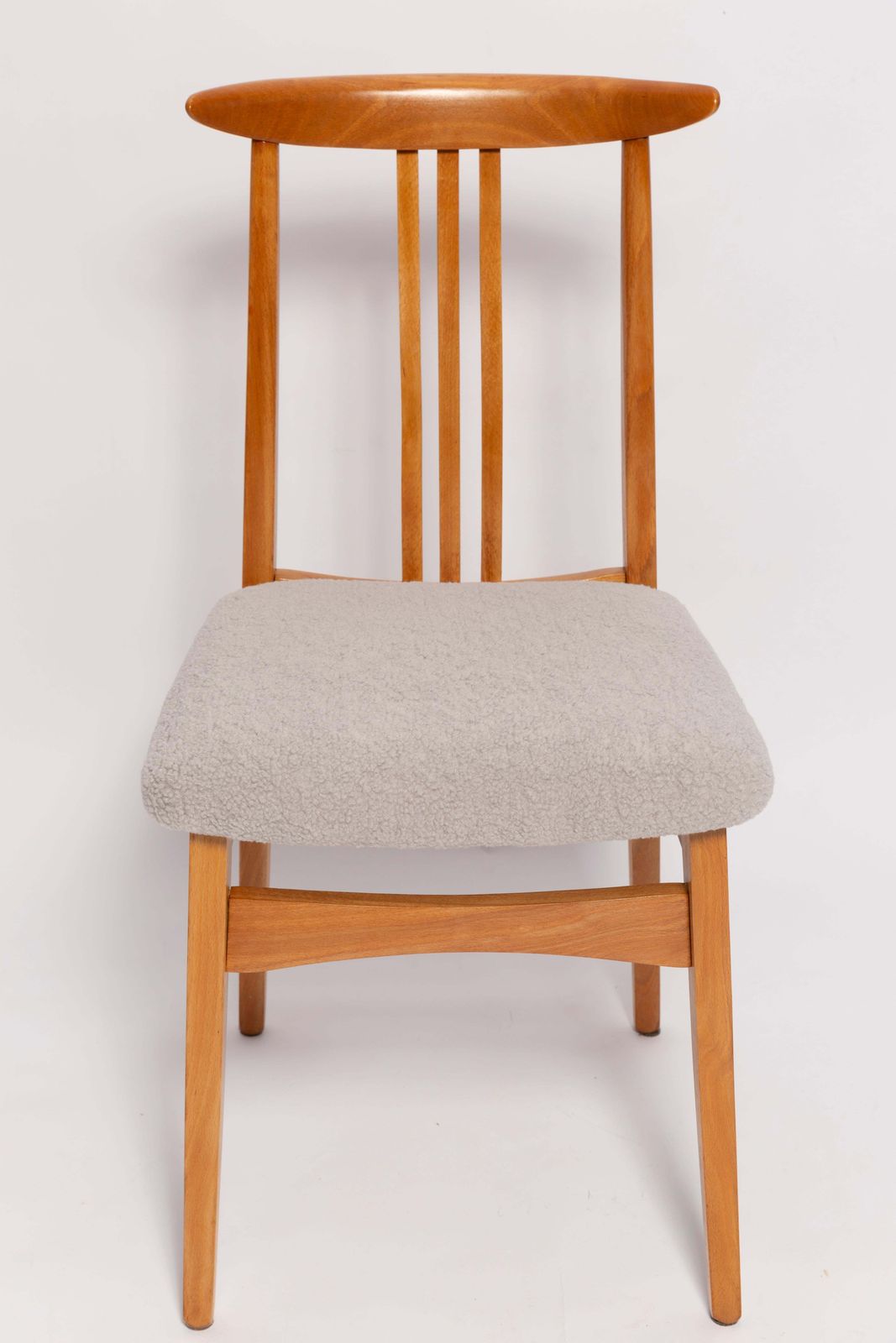 Set Van Acht Mid Century Stoelen Met Linnen Bouclébekleding, Door M. Zielinski, Europa, Jaren 1960 photo for sale