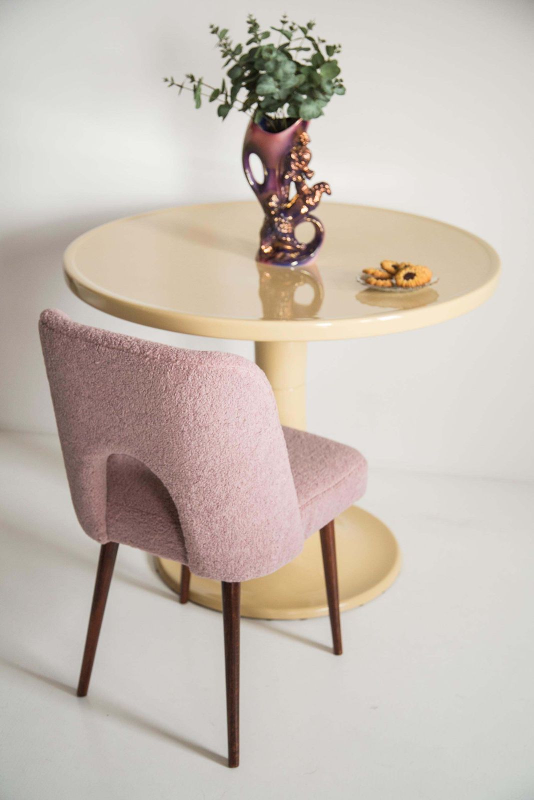 Set Of Eight Pink Boucle 'Shell' Chairs, Europe, 1960s photo Furniture