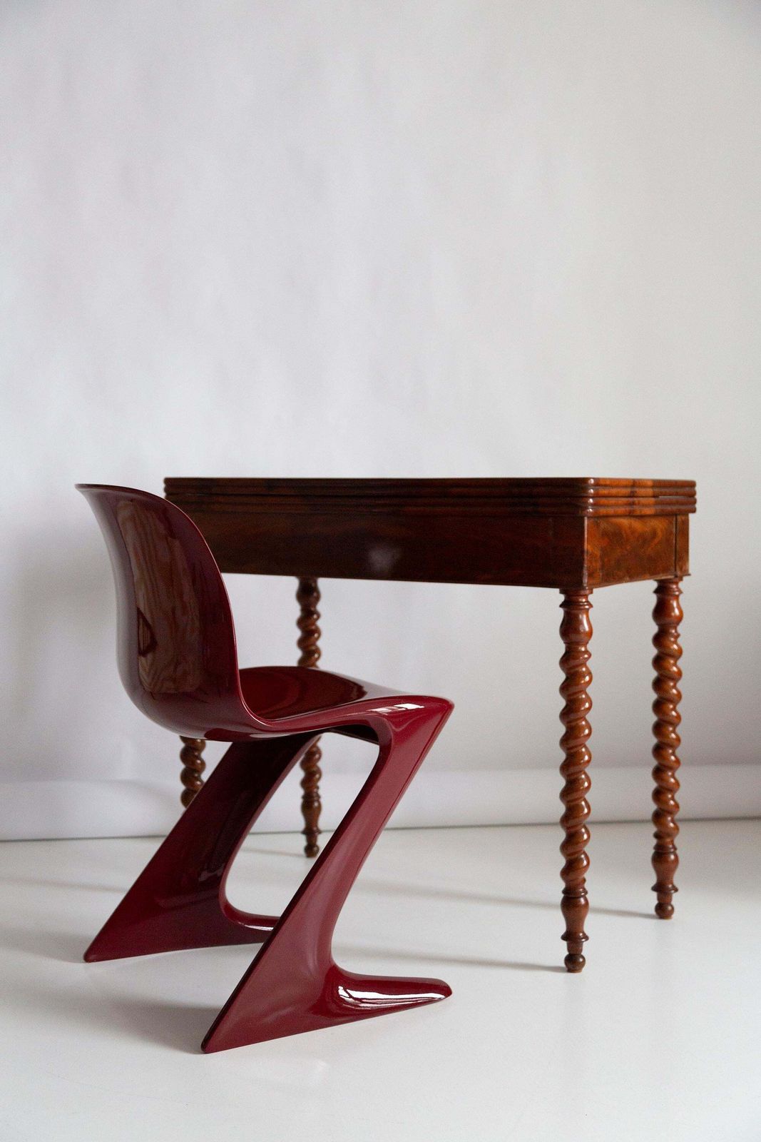 photo vintage Set Of Six Dark Red Wine Kangaroo Chairs Designed By Ernst Moeckl, Germany, 1968